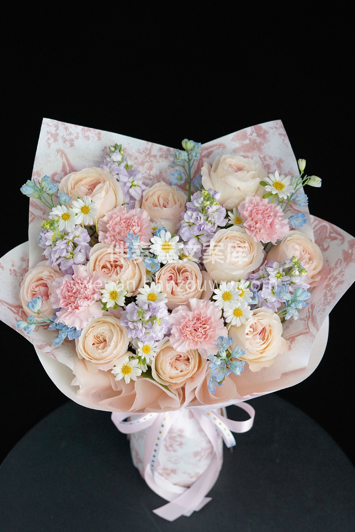凯瑟琳混搭花束💐 紫罗兰的清雅🌼 凯瑟琳的温婉 相遇就是人间 配图2