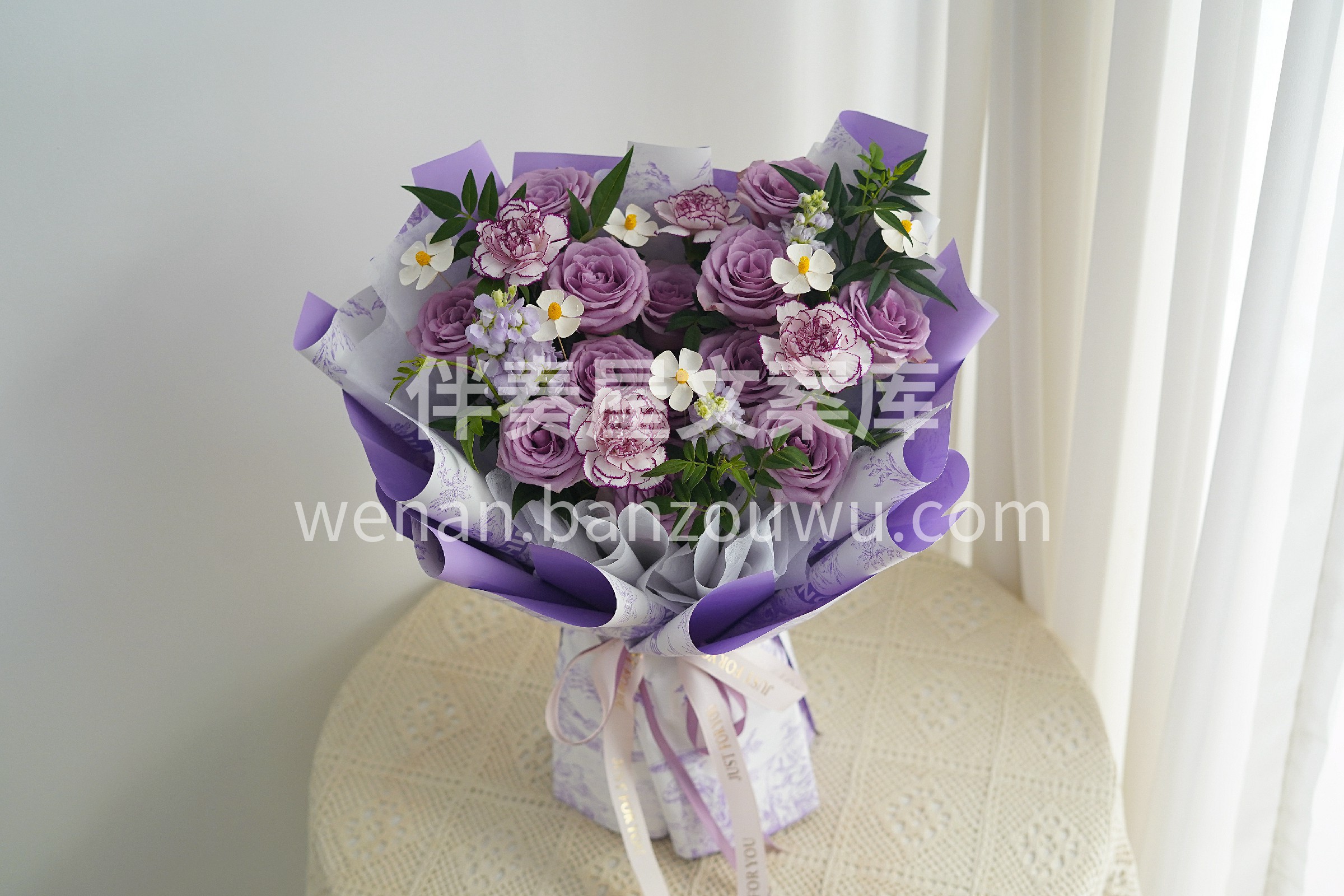 紫色💜总能以其独特的魅力💐 吸引无数目光 它如同夜空中最亮的 配图2