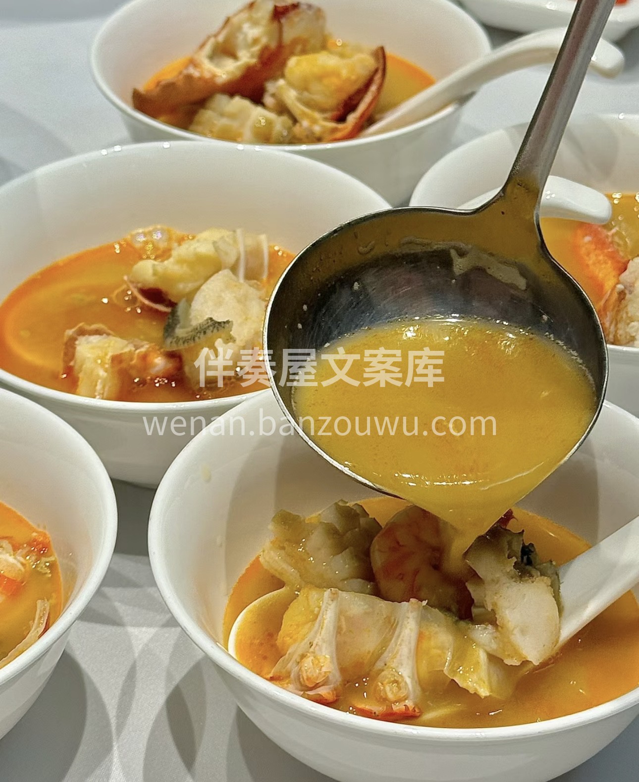 来尝鲜龙虾火锅！肥美的龙虾在锅中舞动，鲜 配图3