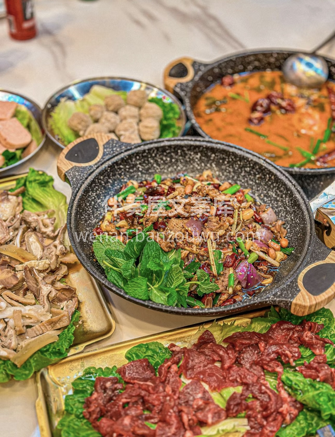 香嫩的牛肉在干锅中滋滋作响，独特的香味弥 配图1