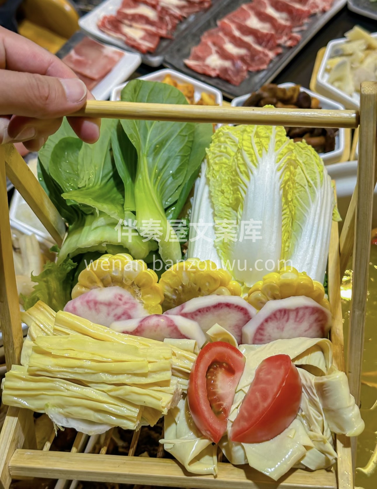 👀多种菌菇熬制的汤底，色泽诱人，香气扑鼻 配图3