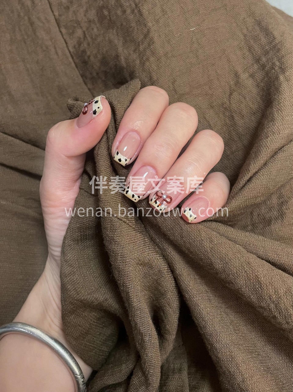 秋冬的美甲拿捏 可爱与性感并存🐆🐆 配图1