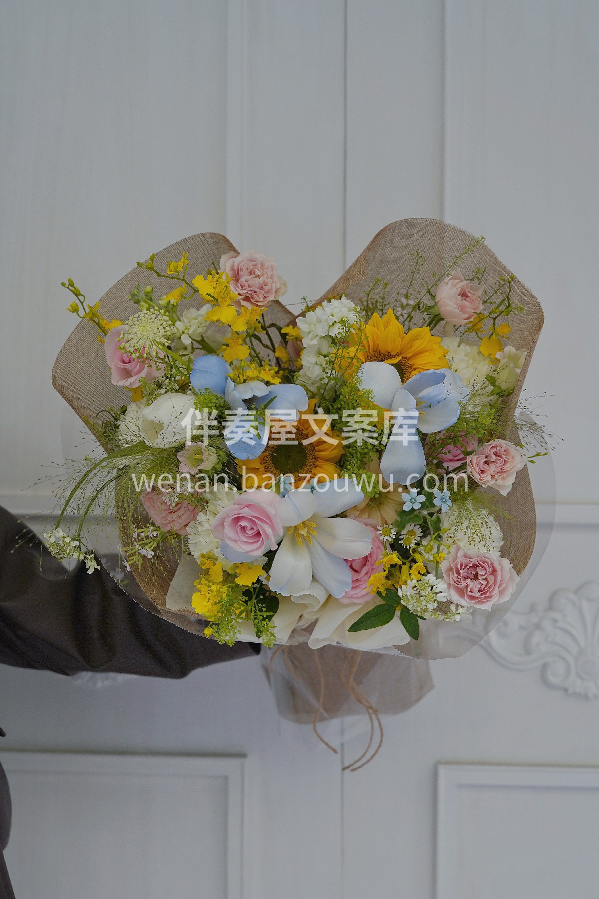 每次看到这束花💐 心情都会变好 仿佛置身于🌸春日花园 呼吸都 配图2