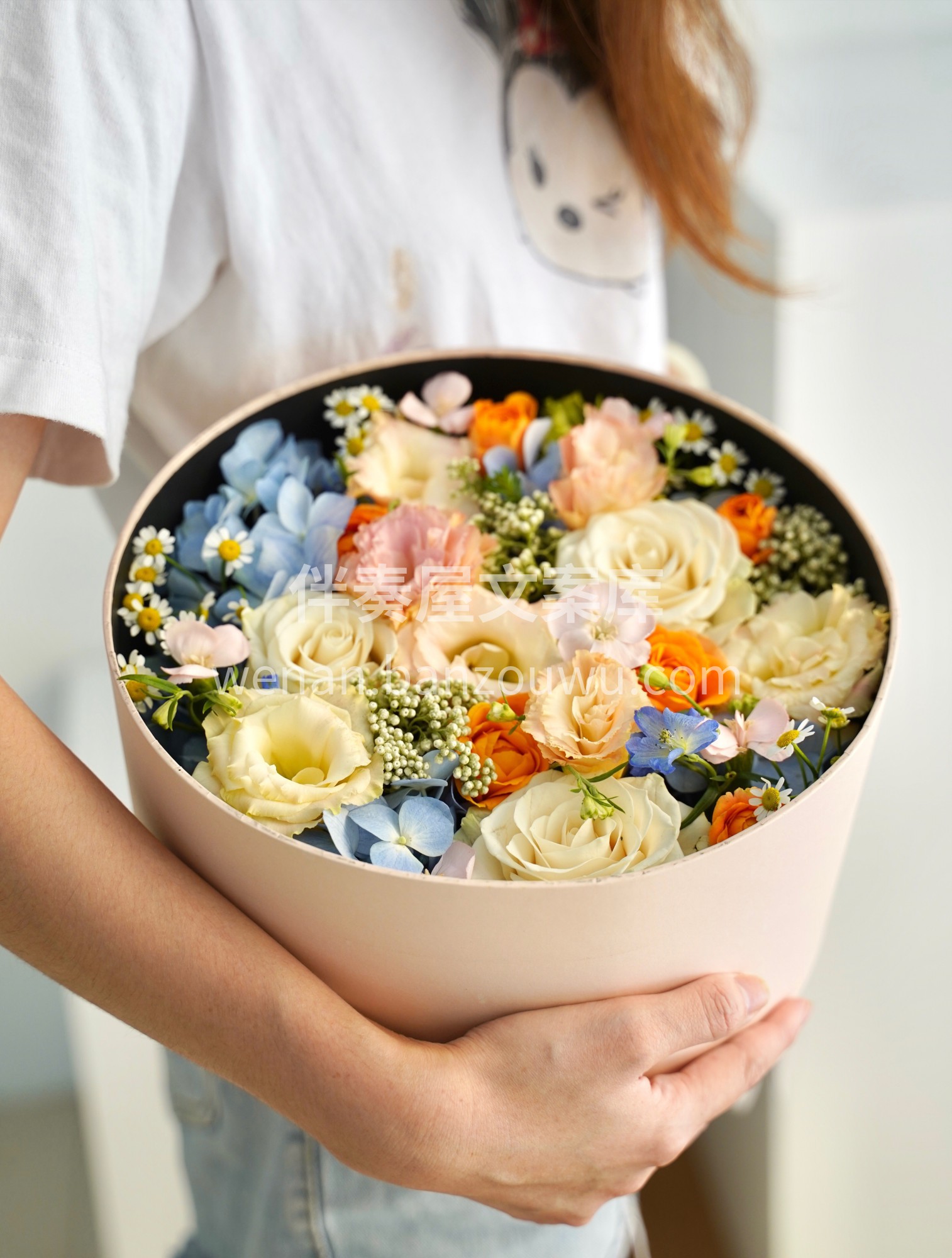 经典的圆形花盒插花设计 如果每次都送花束 配图1