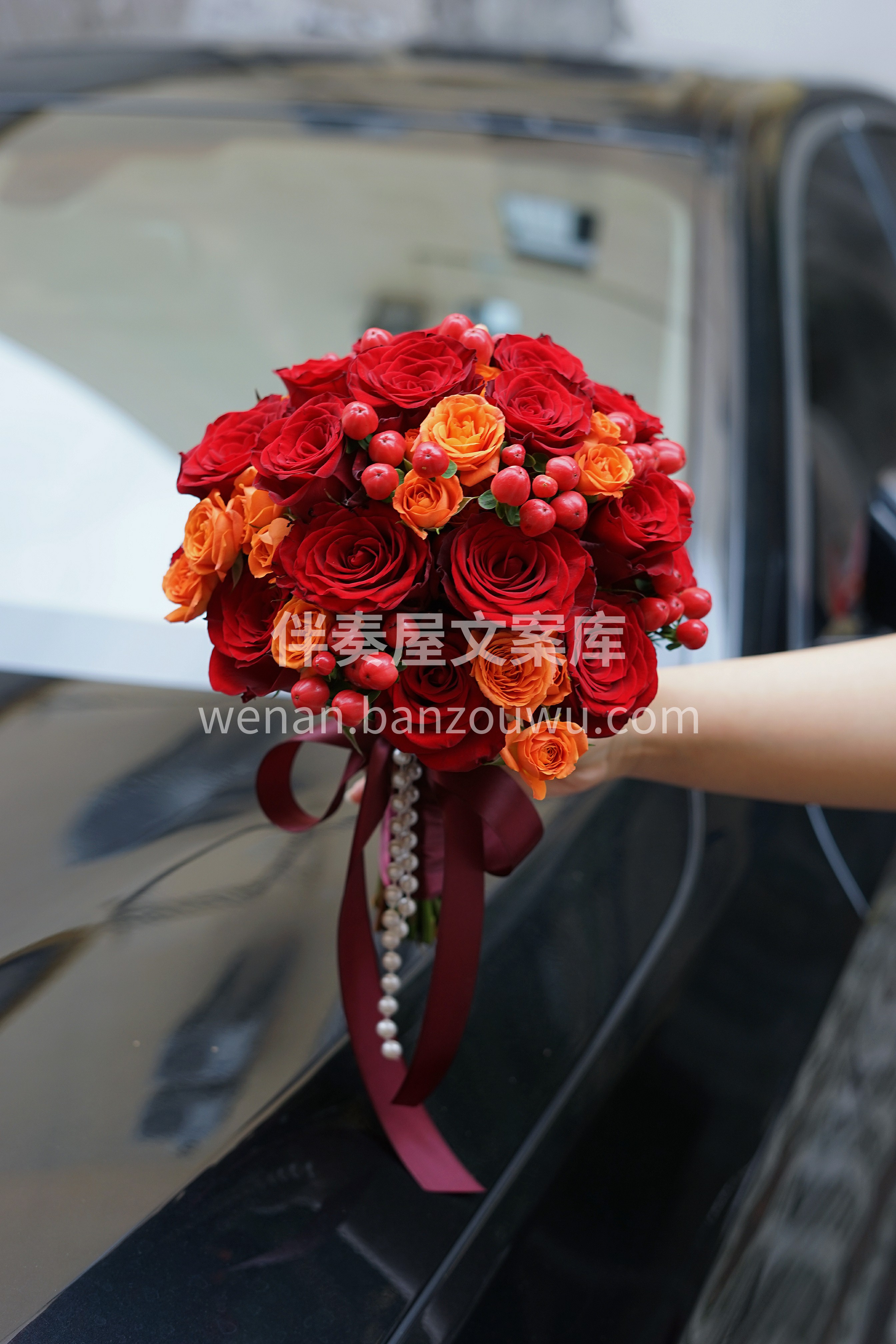低预算手捧花🌸 🧡经典的红橙色系 一直深 配图3