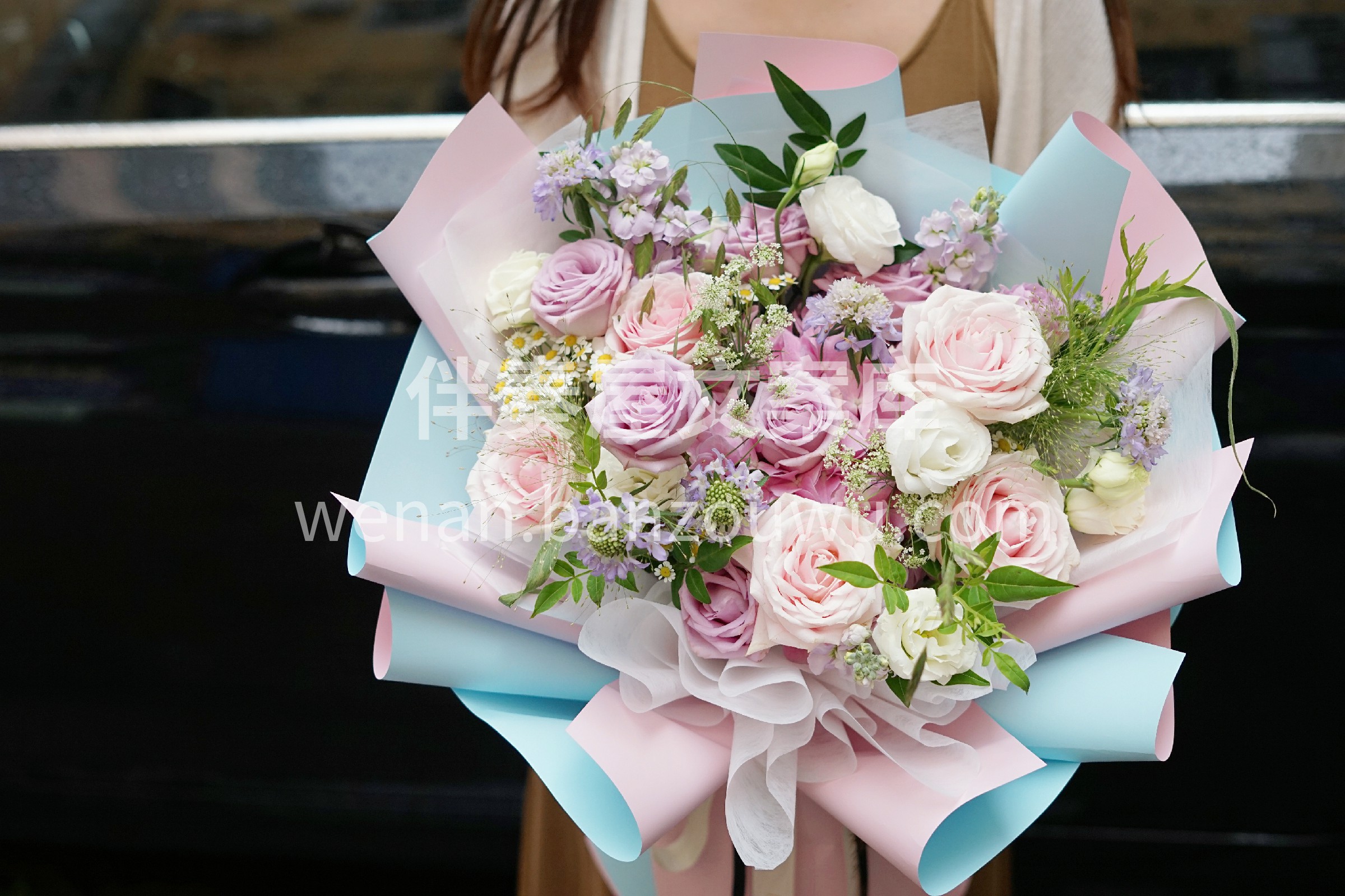 绣球混搭花束 这束花不仅仅是一份礼物🎁， 配图1