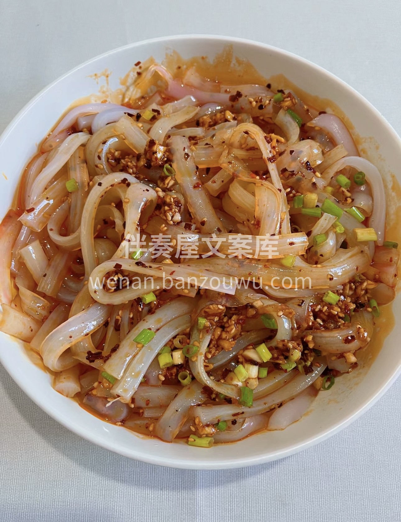 伴凉粉的独特魅力，那晶莹剔透的凉粉，宛如 配图3