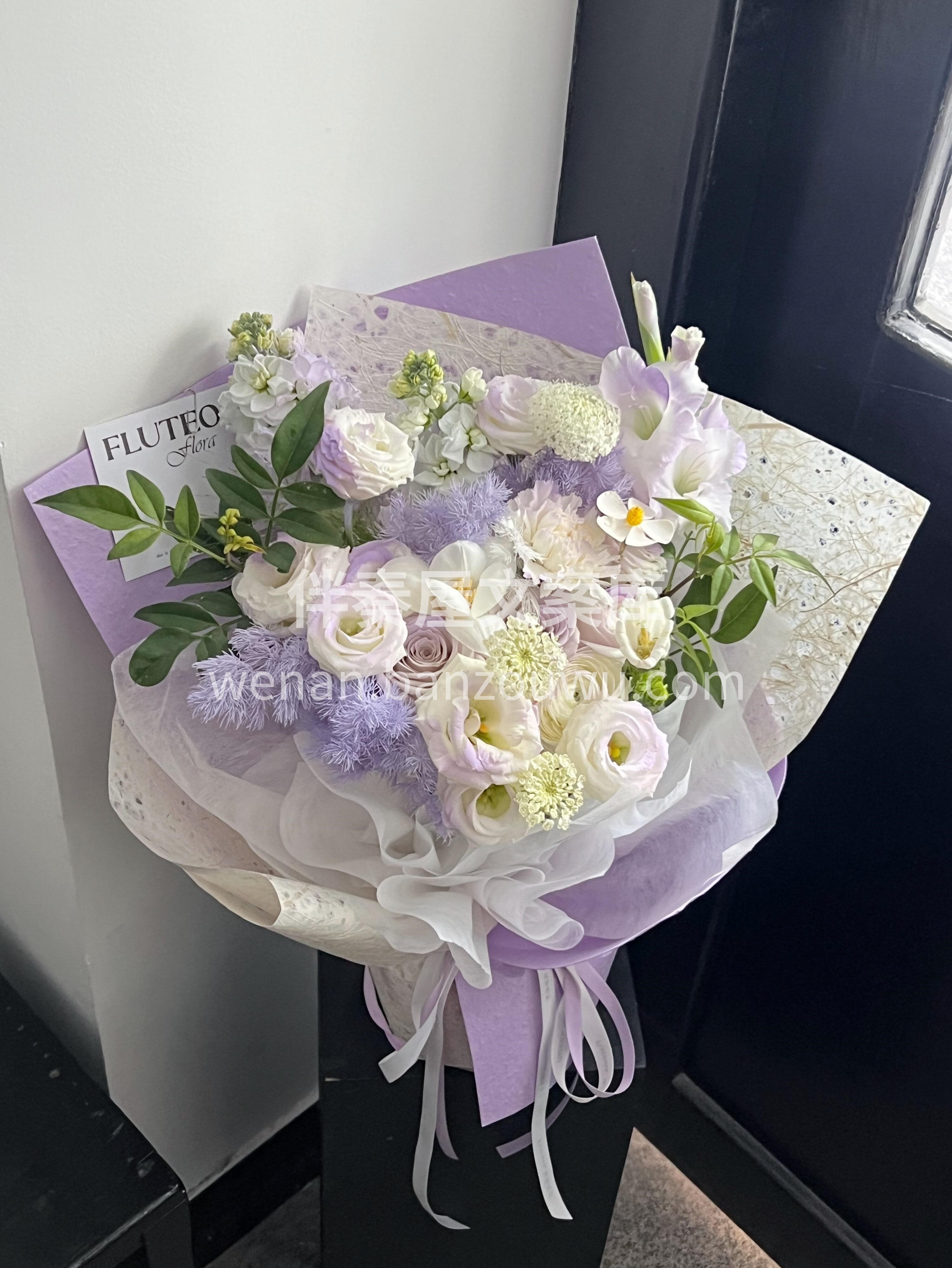 淡紫色花束🌸 藏在日常里的小温柔 颜色不浓不艳🌷 带着点安静 配图2