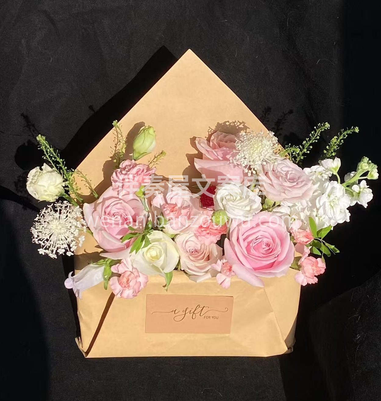 把花装进信封 🌸 让浪漫化作芬芳的📂信笺 快把这份「会开花的 配图1