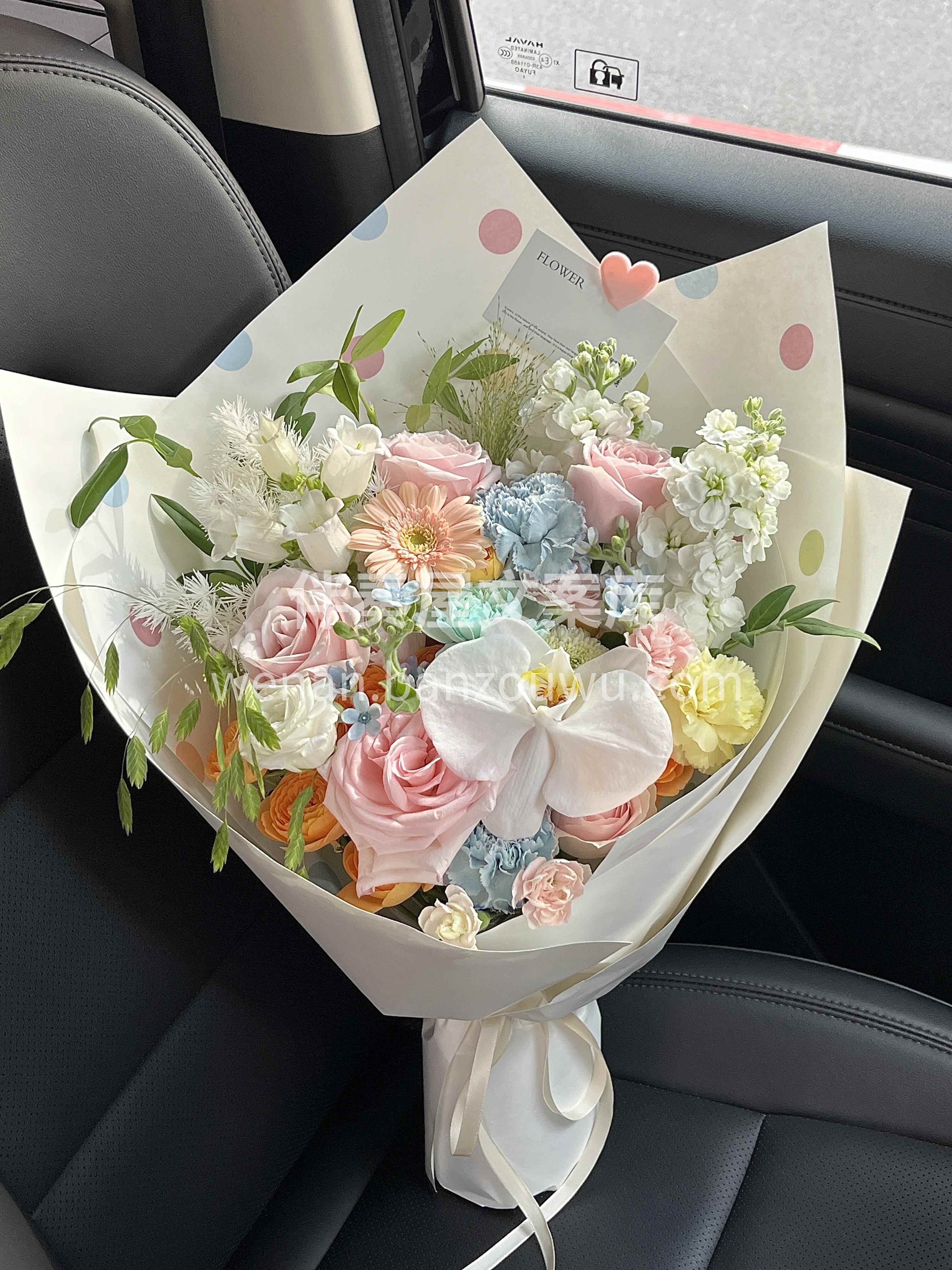 彩色混搭花束🌈 生活不该只有一种颜色🧡 愿你每天都像这花一样 配图1