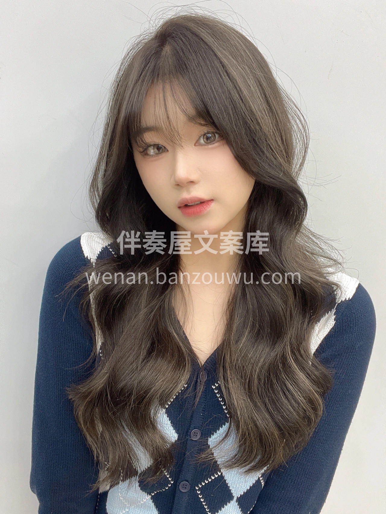 低调洋气发色推荐， 单纯深色太单调一定要 配图2