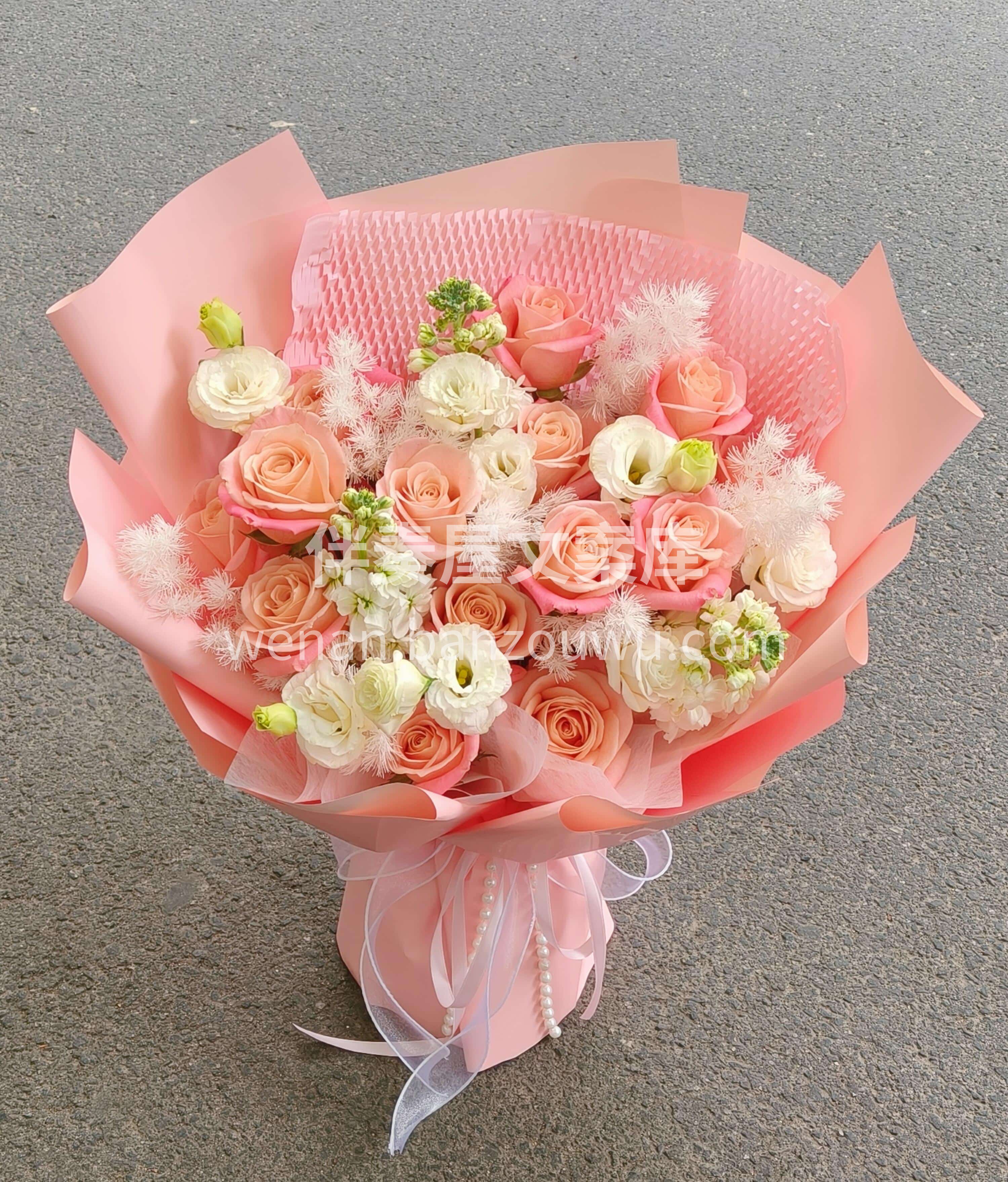 朱小姐玫瑰混搭的浪漫私藏🌷 把温柔与热烈揉进一束花里🌸 配图2
