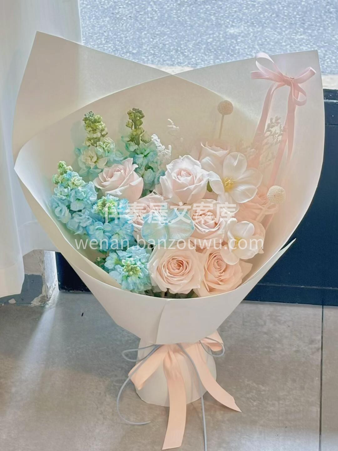 粉粉嫩嫩的玫瑰🌸 搭配清冷感💙的紫罗兰  配图2