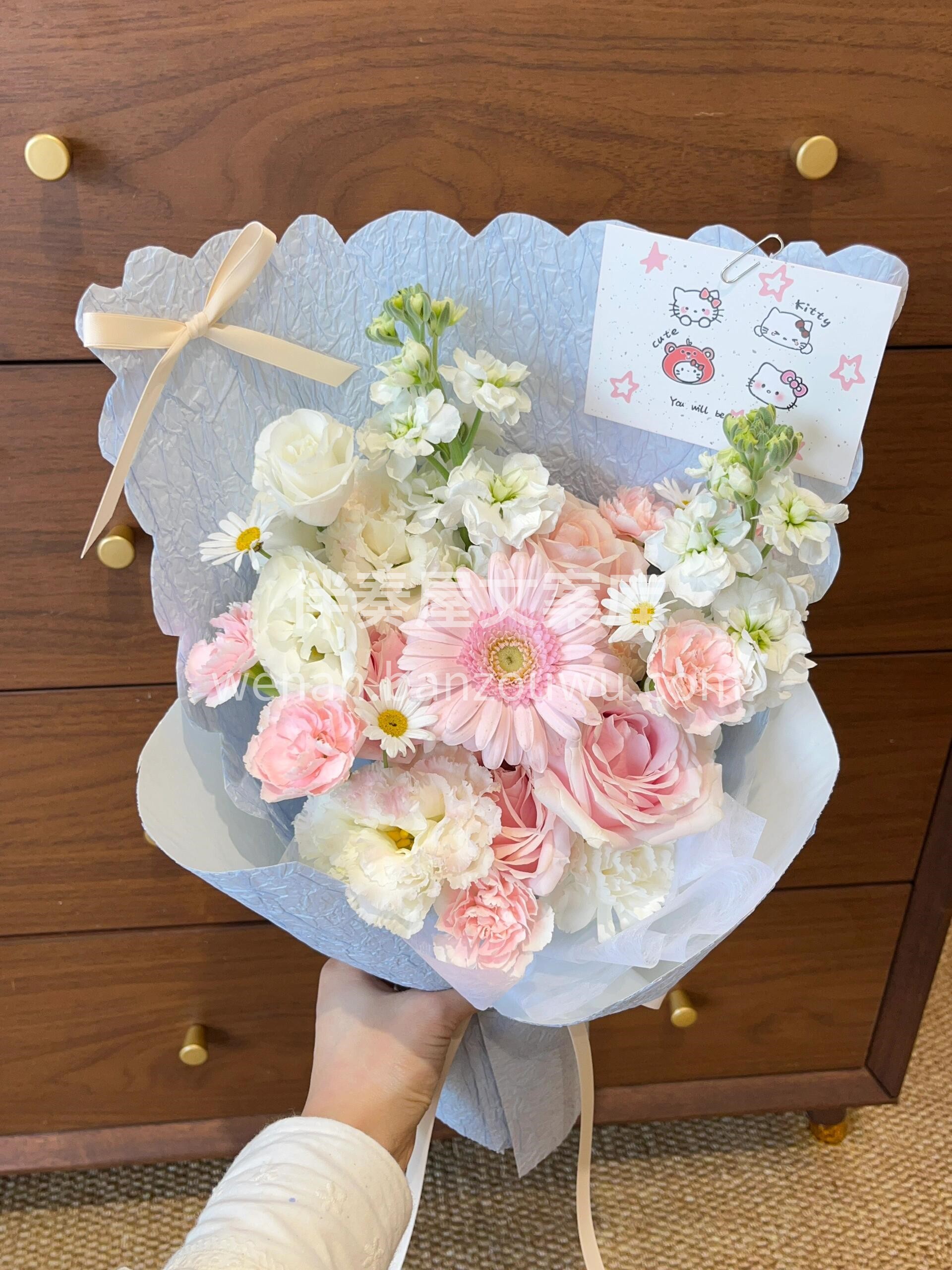 阴雨天的治愈神器🎀 这配色是温柔与清冷的完美结合💖 粉蓝是甜 配图1