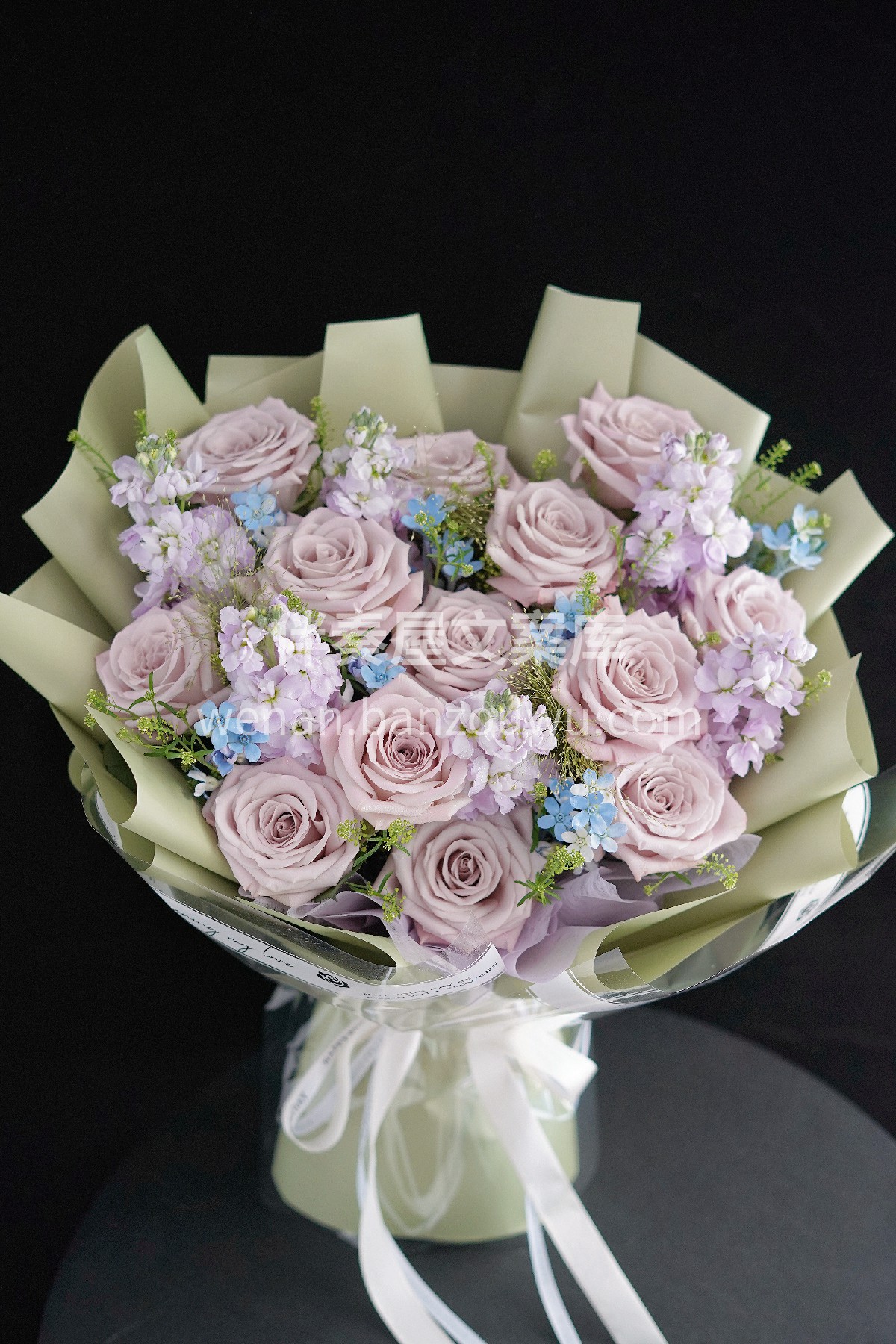 曼塔混搭花束💐 自带雾面滤镜的✨曼塔玫瑰 灰调藕粉色 不艳俗 配图3