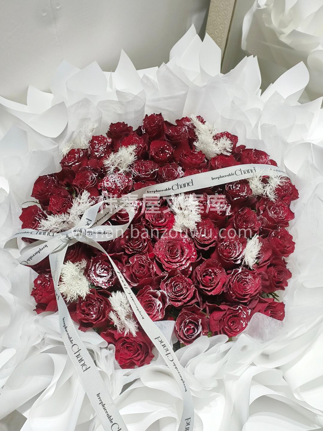落雪红玫瑰花束🌸 ❄🎄❄🎄❄ 在等雪花、 配图1