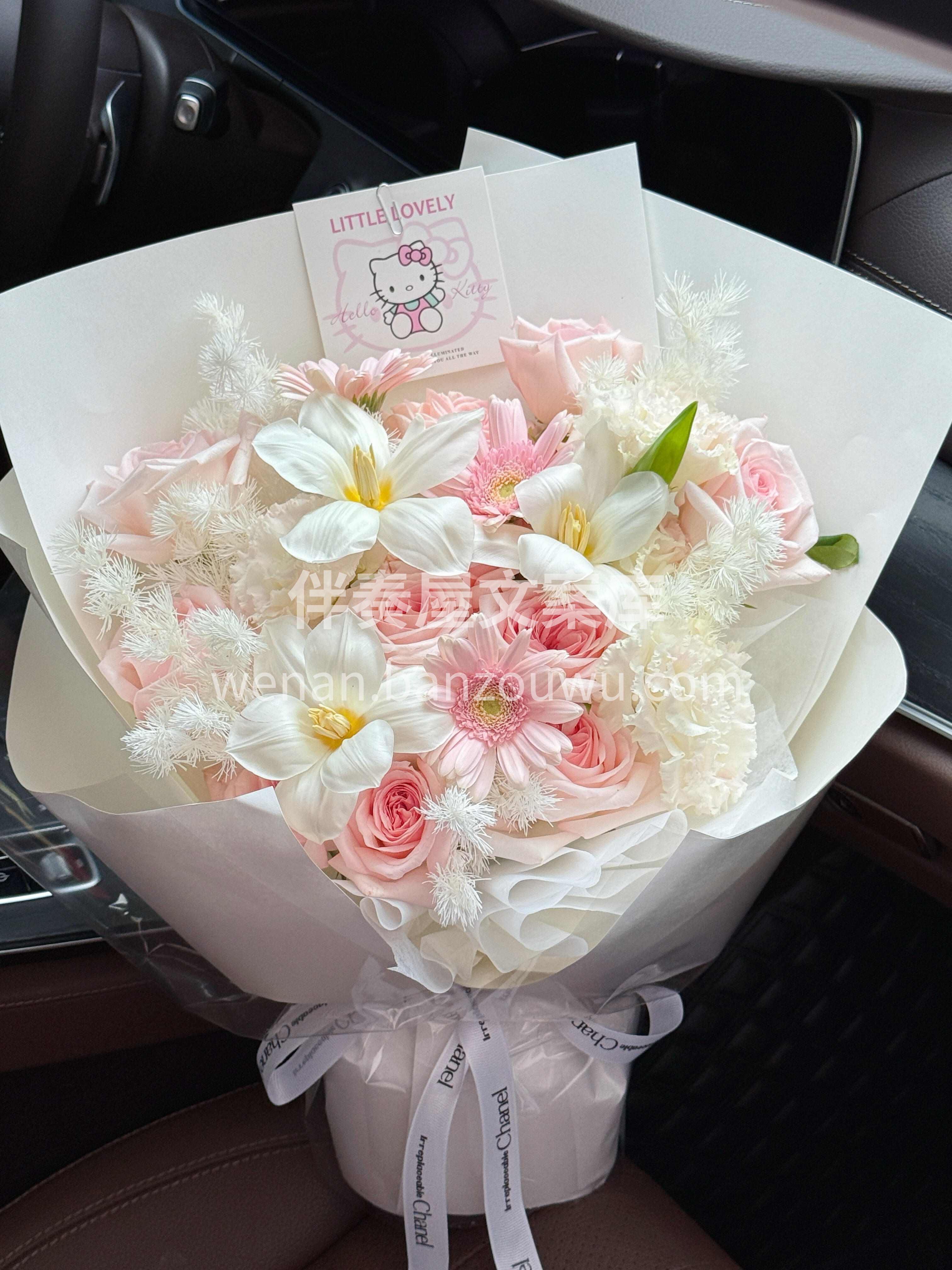 送给女朋友的温柔风花花💕 这种粉白色的花束🎀看着温柔又大方🌸 配图2