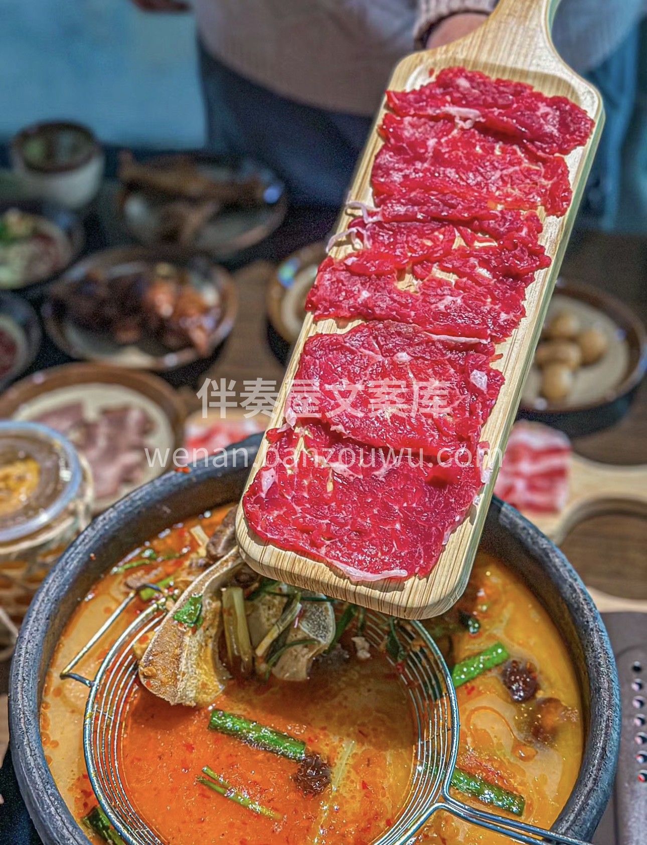 走进贵州酸汤火锅的世界，感受酸与辣的完美 配图2