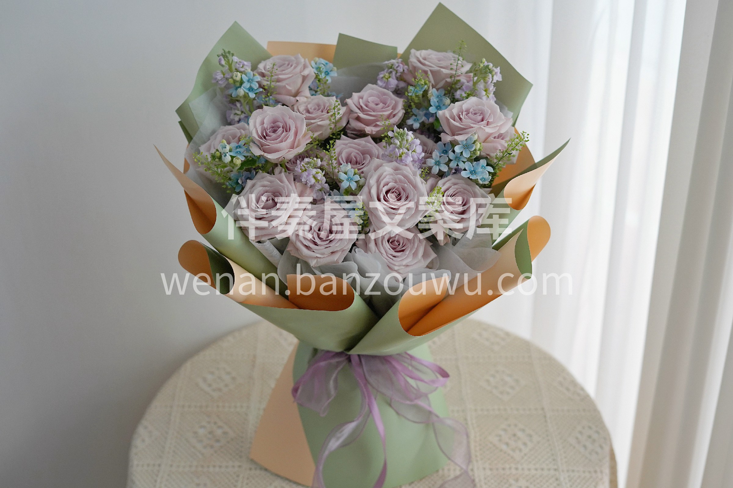 曼塔花语：💜 梦开始的地方 为你明灯三千✨ 为你花开满城 🌸 配图1