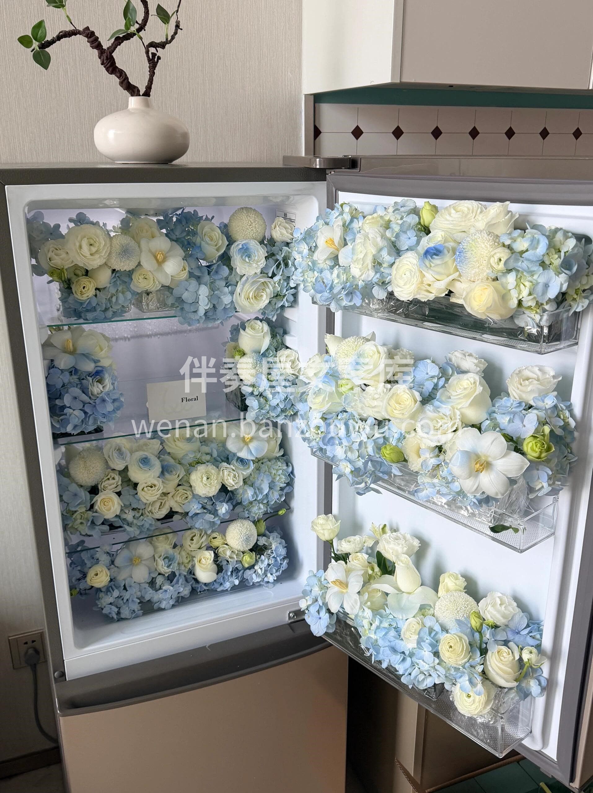 解锁冰箱新用法🫧鲜花入住❄️ 让日常的柴米油盐🌟也沾染上花香 配图2