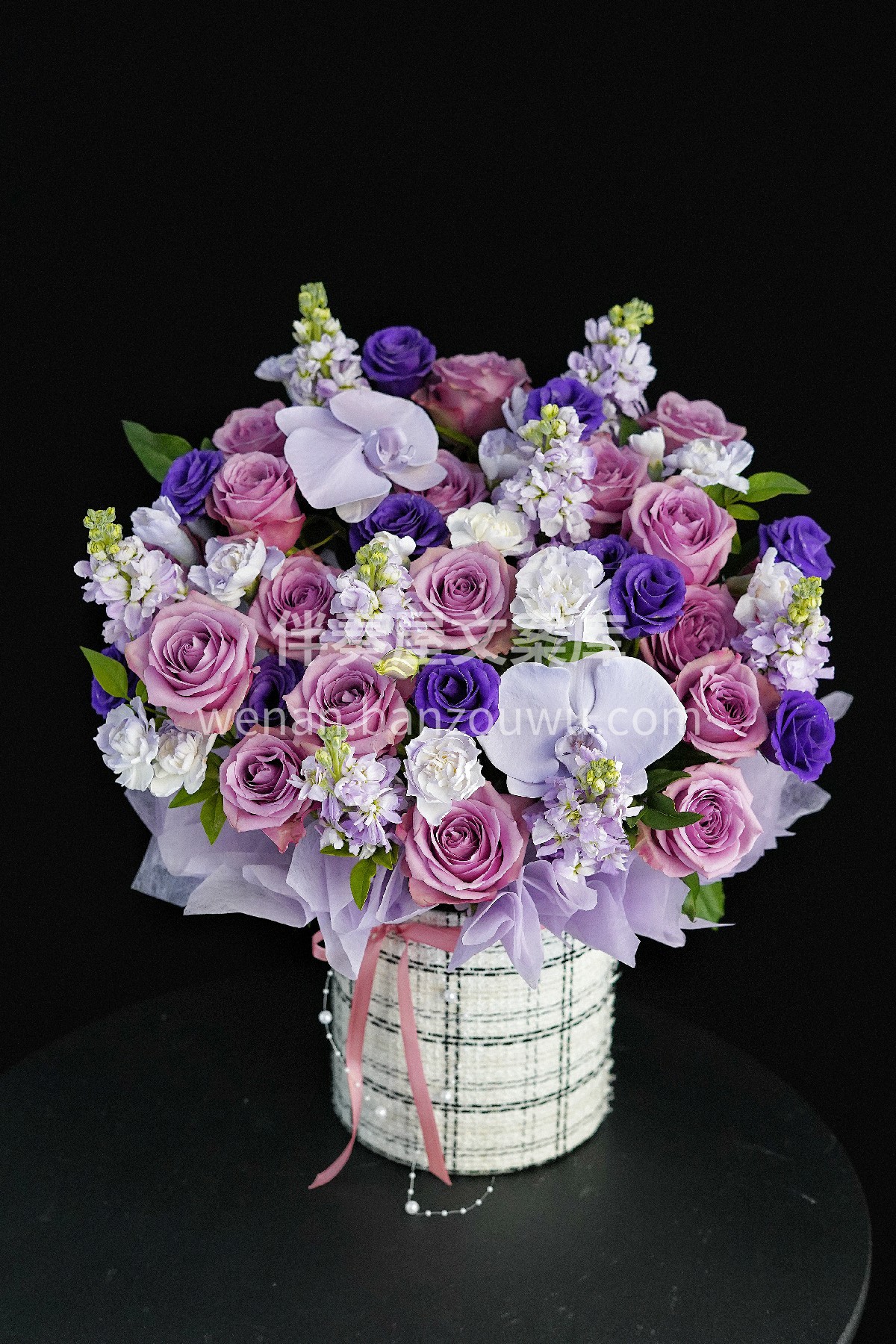 紫霞仙子抱抱桶💐 深浅不一的紫💜 循序渐进的爱 灰色的天空  配图2