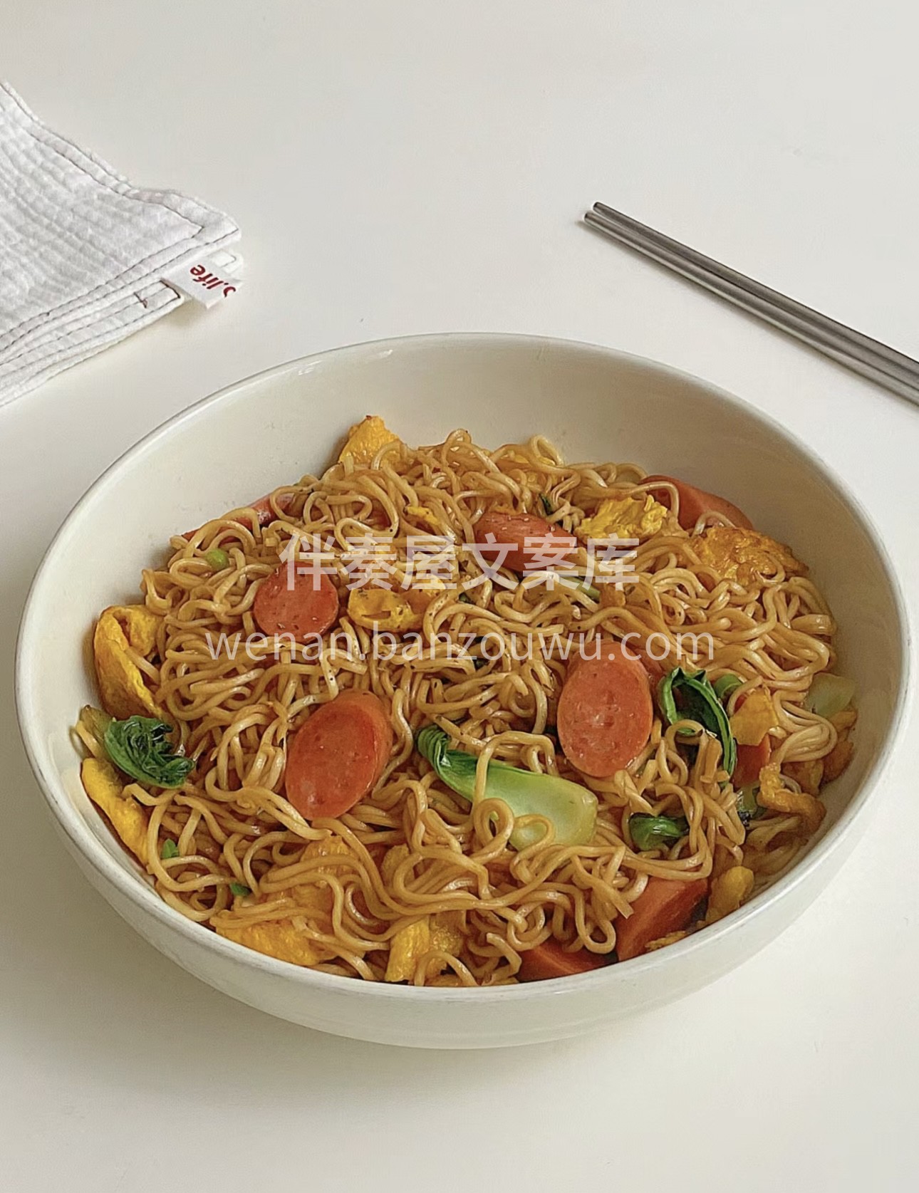 一碗火腿肠鸡蛋炒面，是生活中的小确幸。火 配图1