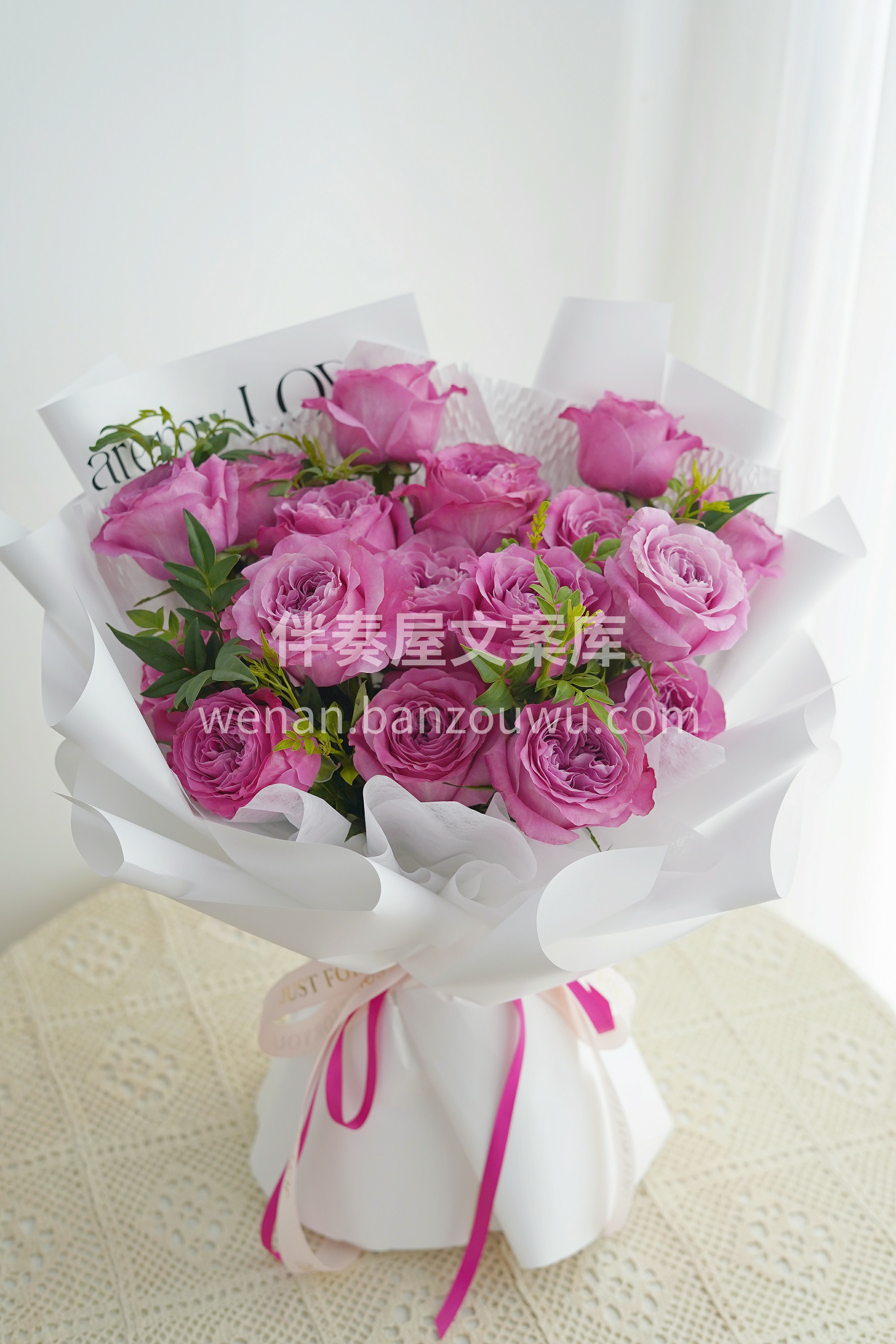 紫色玫瑰自带贵族基因 神秘与优雅交织成独特的韵脚💜 这束花是 配图2
