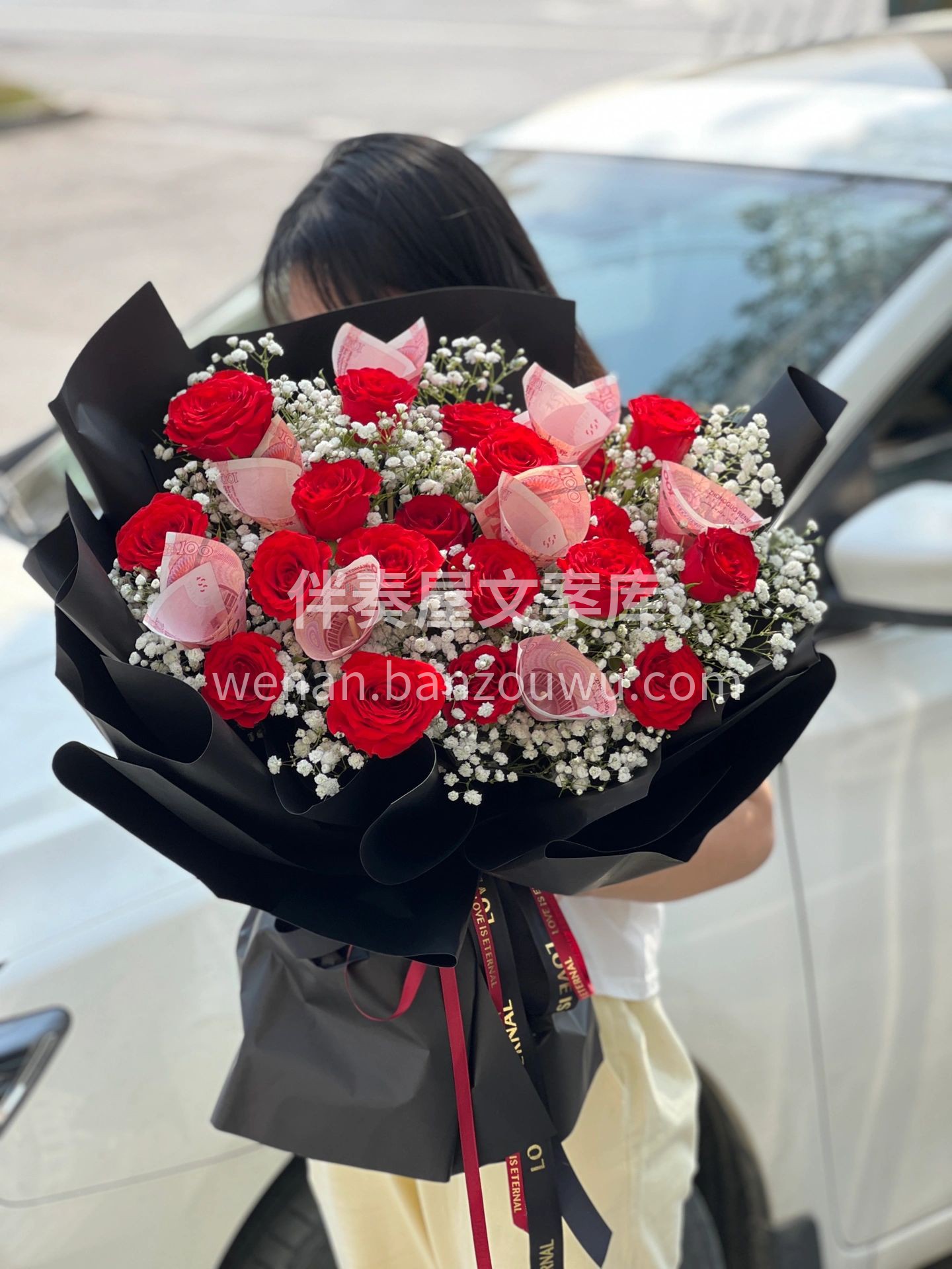 客订玫瑰有钱花 顾客给女朋友定制的花束  配图1