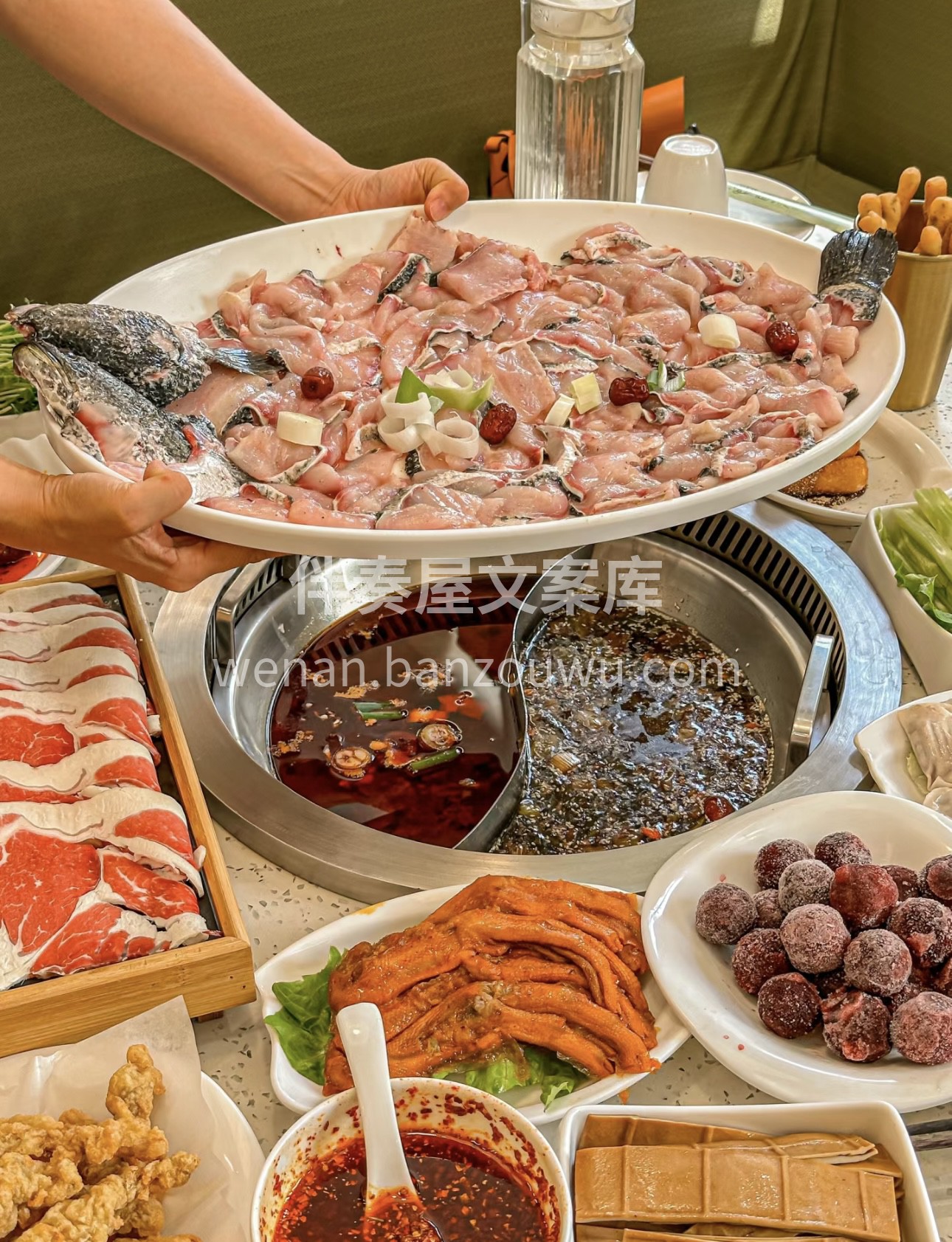 太原特色酸菜鱼火锅，鲜鱼与酸菜完美融合。 配图2