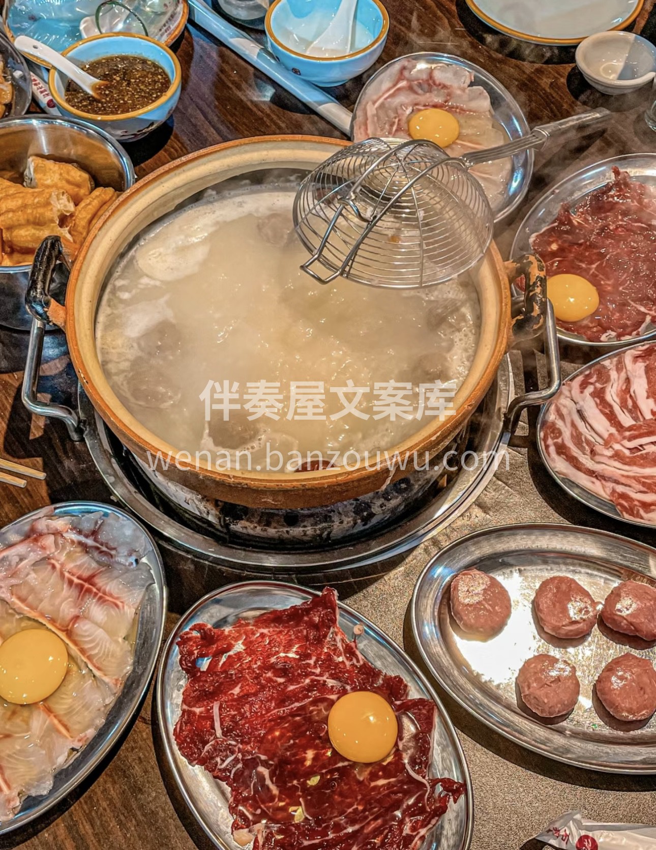 快来品尝独特的粥底火锅。绵滑粥底，熬煮出 配图1