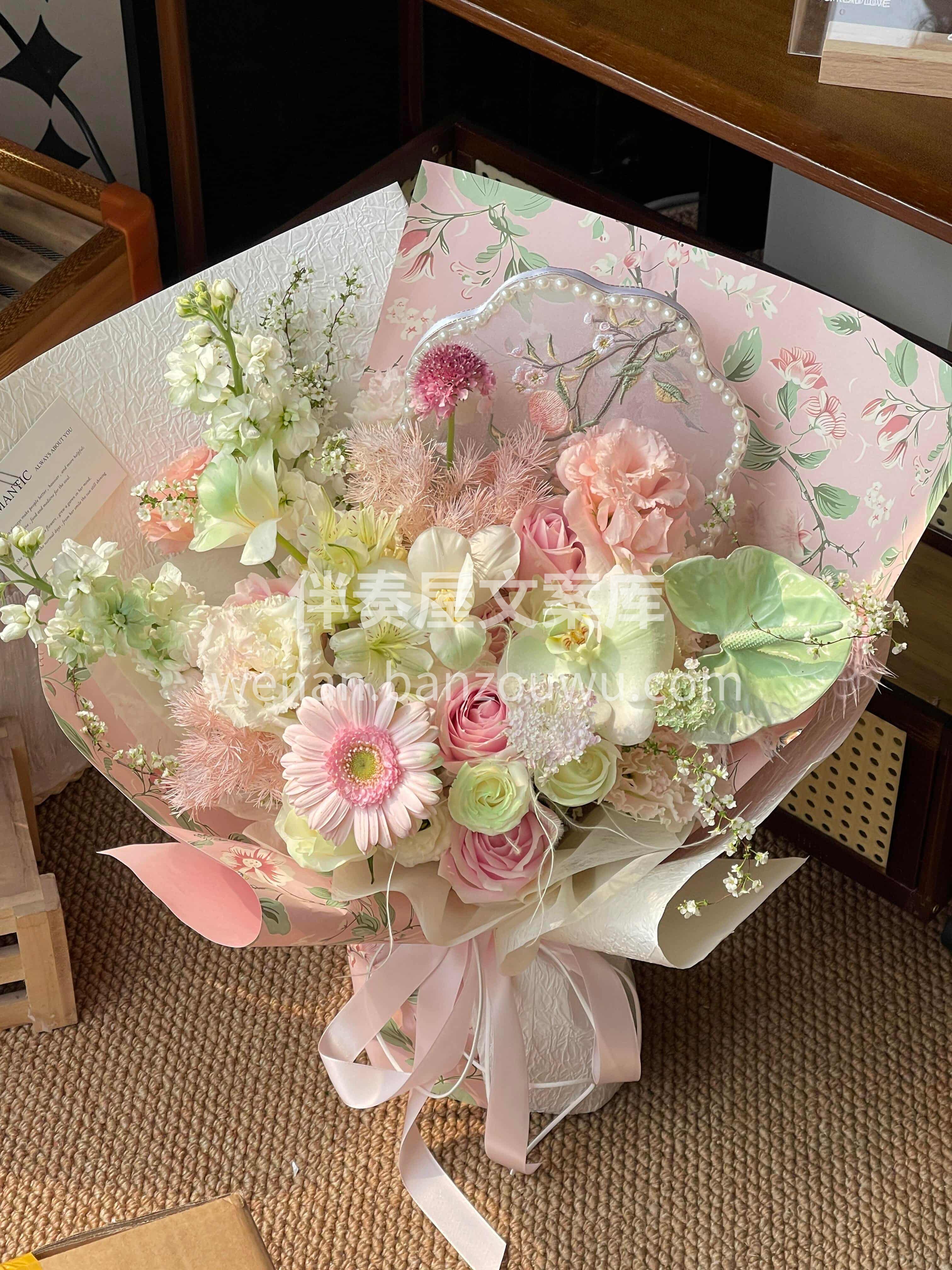 三八女神节花礼🥰 新中式国风花束🌸 藏着东方的含蓄与浪漫💗 配图1