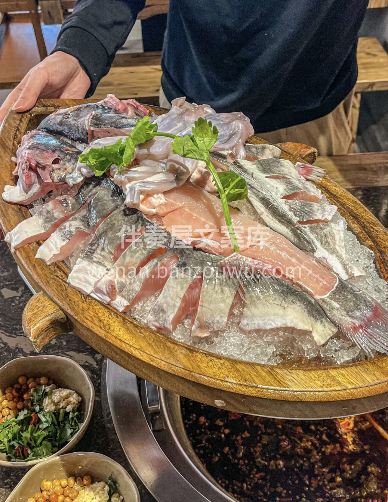 椒麻鱼火锅的魅力！鲜美的鱼肉与刺激的椒麻 配图2