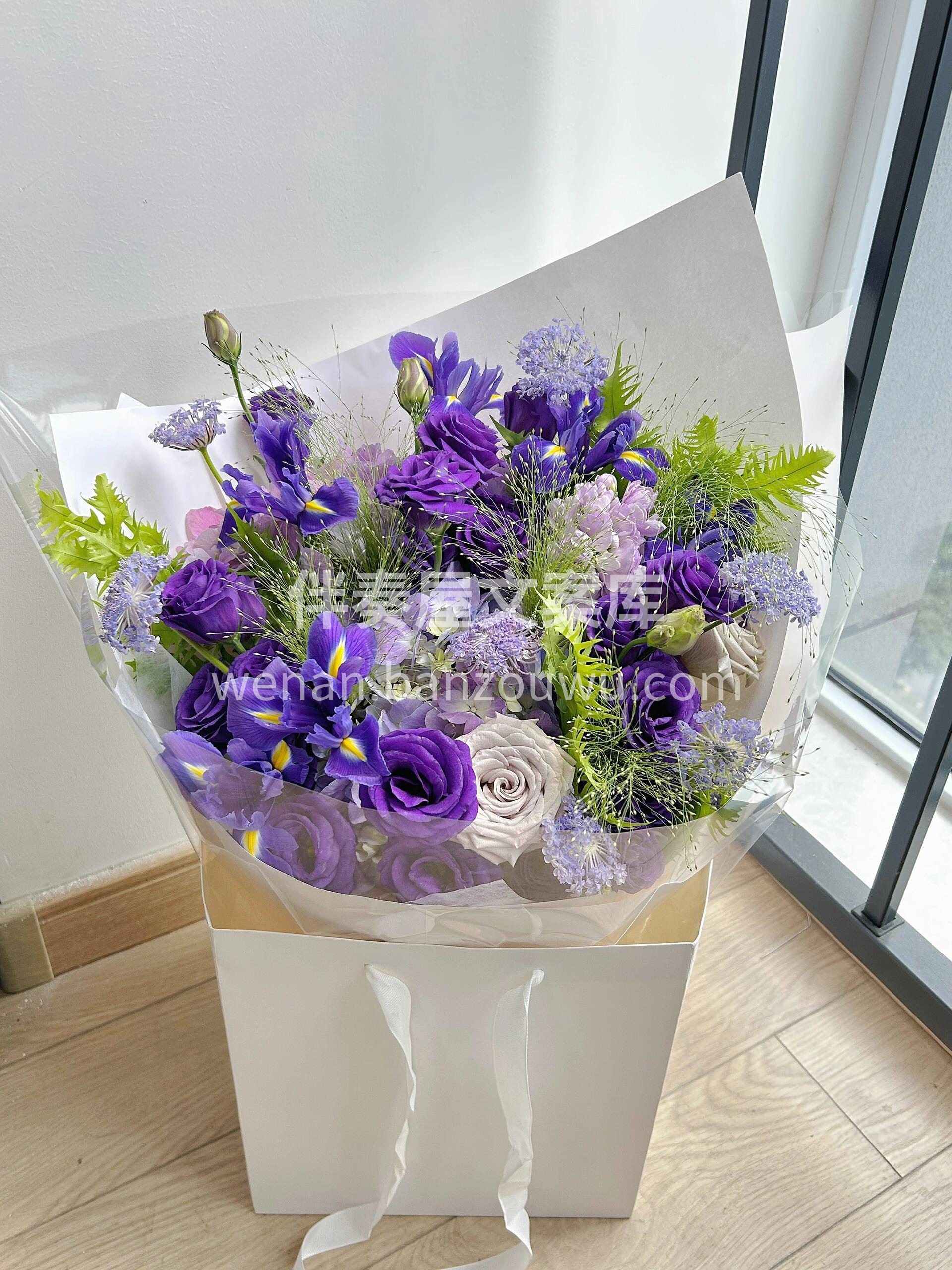 当紫色的花💜放在我面前时 我是真能理解了 网友说好看到离谱的 配图1