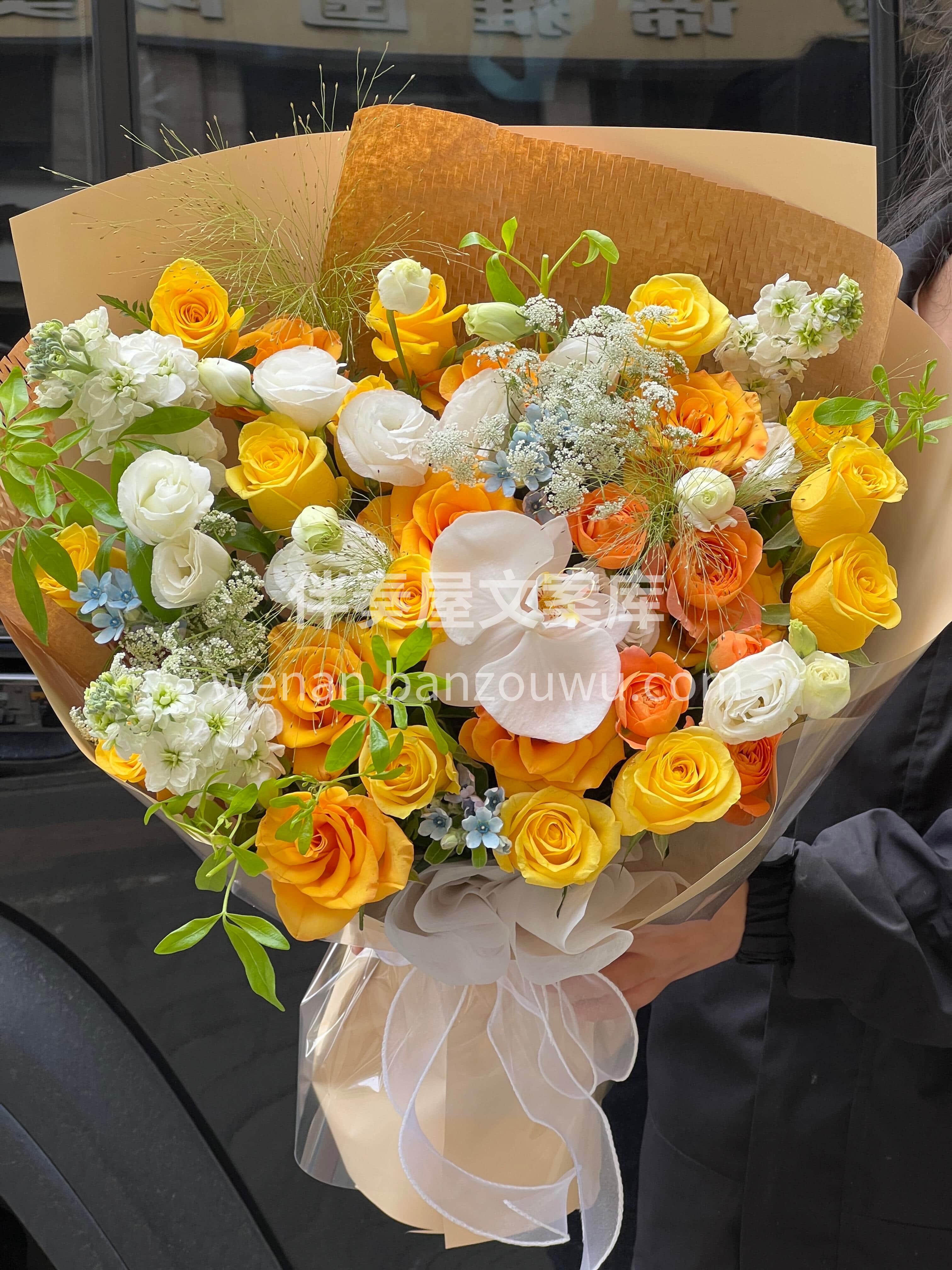 明亮而温暖的橙色花束✨ 像落日余晖般洒落光辉🧡带来满满活力✨ 配图1