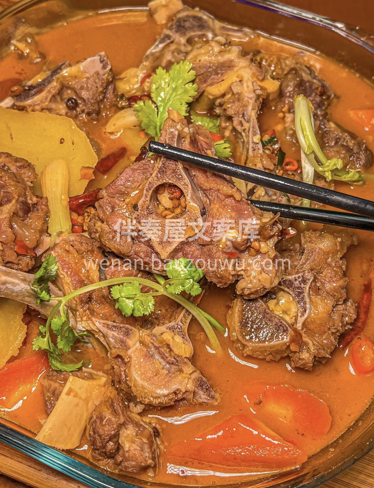 羊蝎子火锅，美味非凡。鲜嫩的羊肉，丰富的 配图3