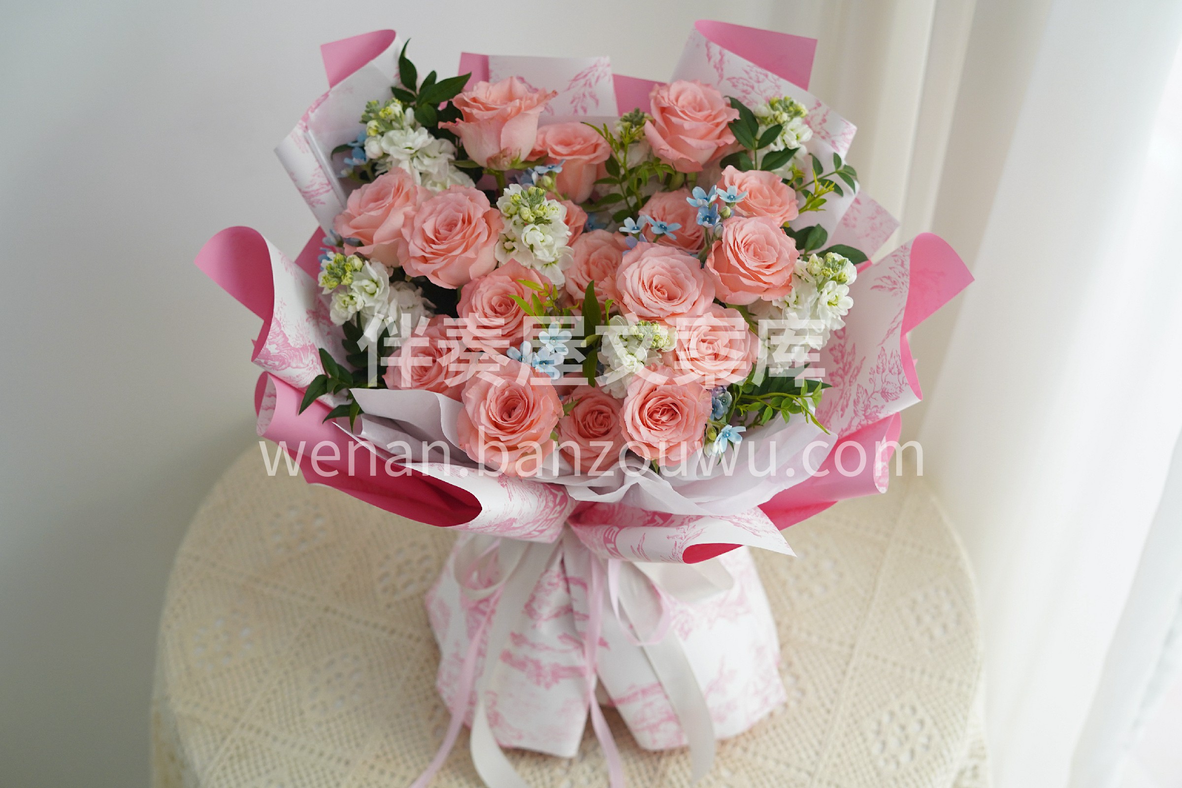戴安娜玫瑰花束💐 戴安娜玫瑰的花语是🌸爱上你是我今生最大的幸 配图3