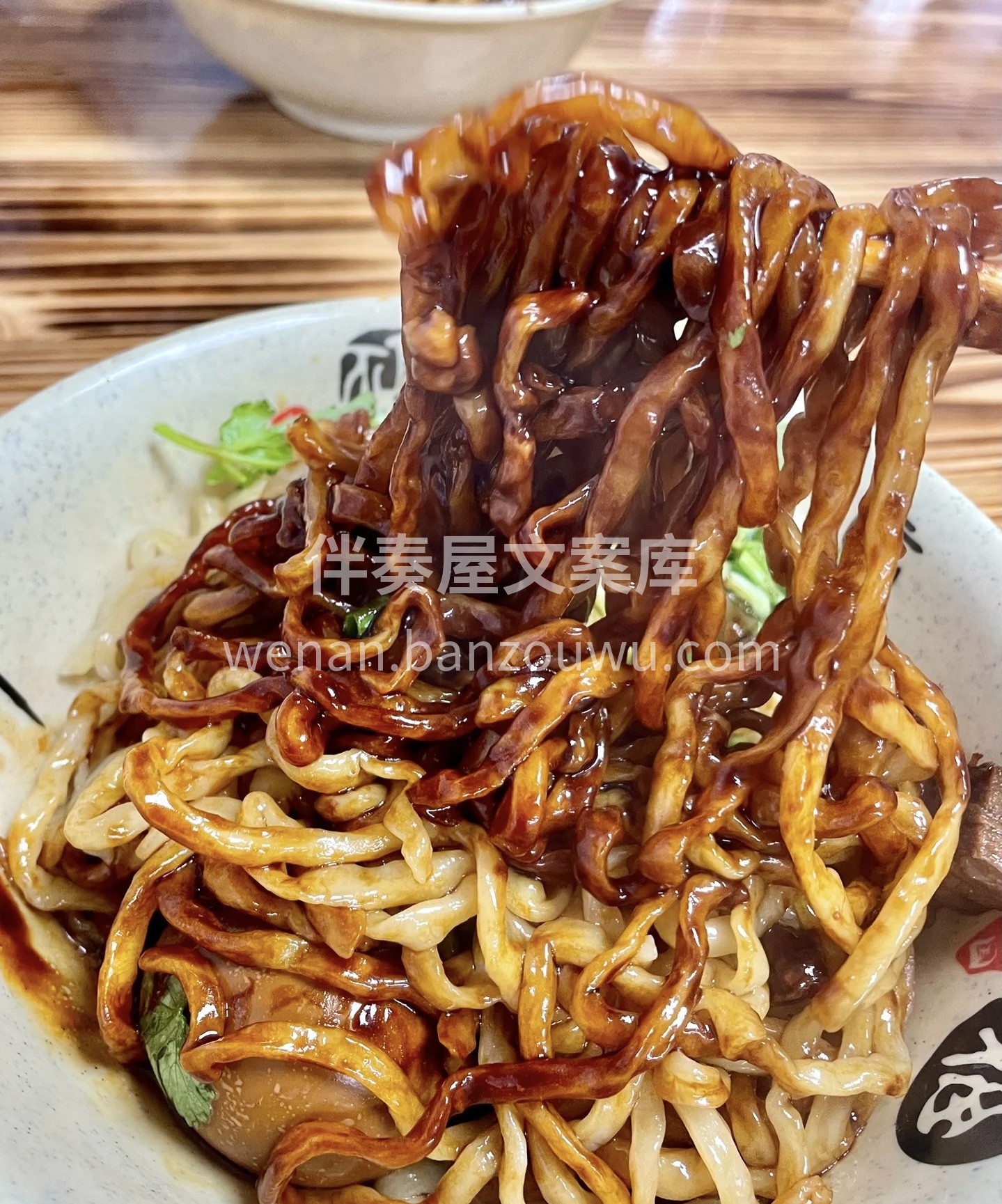 面馆新张，美味登场！精湛厨艺，呈现经典面 配图2