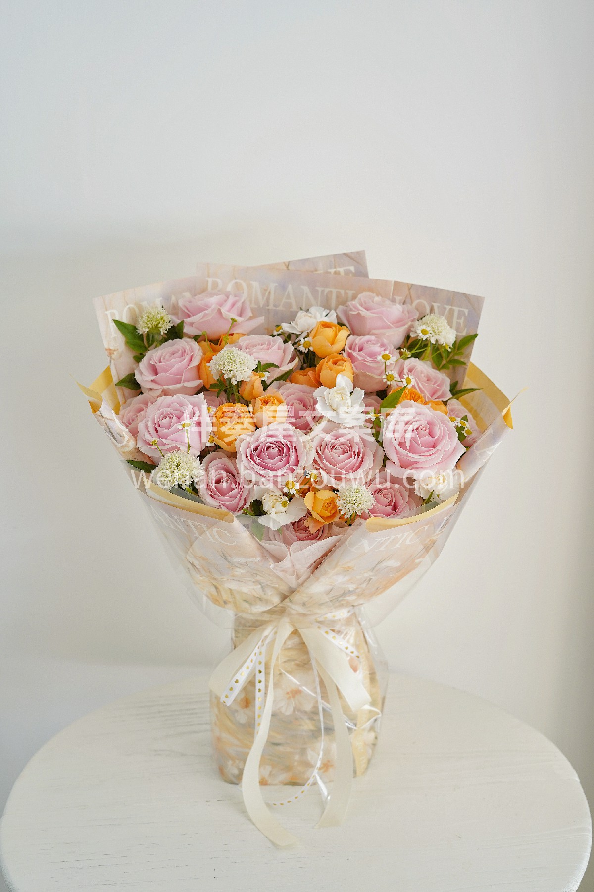 粉雪山混搭花束 把静谧🌸与美好打包 愿你捧着它时💐 能听见花 配图1