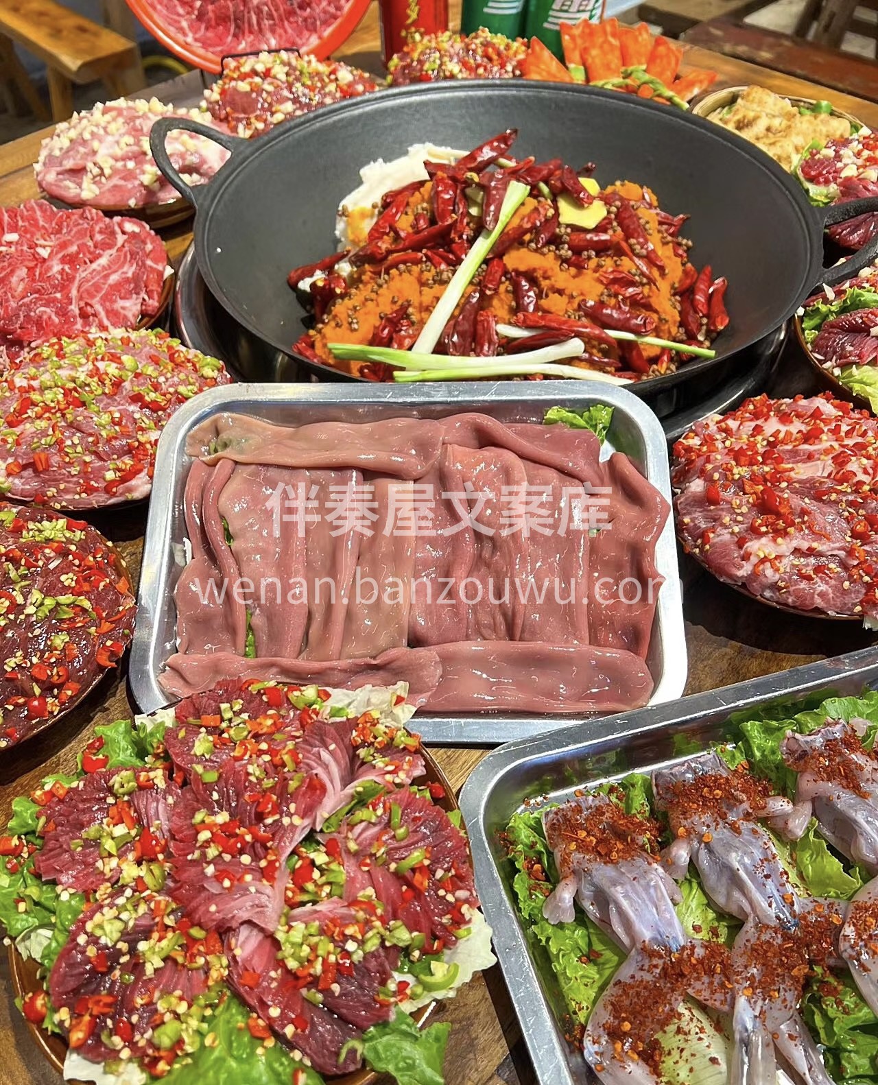 火锅狂欢开始啦！◎各种新鲜食材，搭配独特 配图1