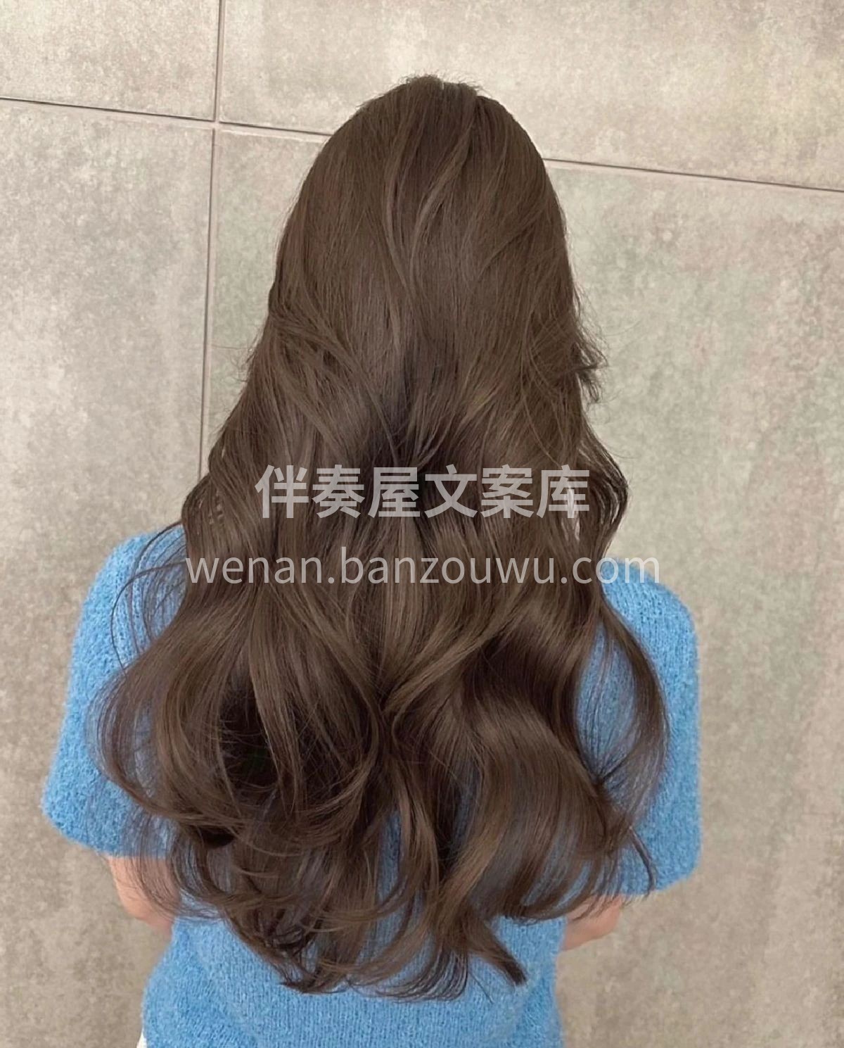 法式烫发给人感觉特别温柔 随便哪个角度都