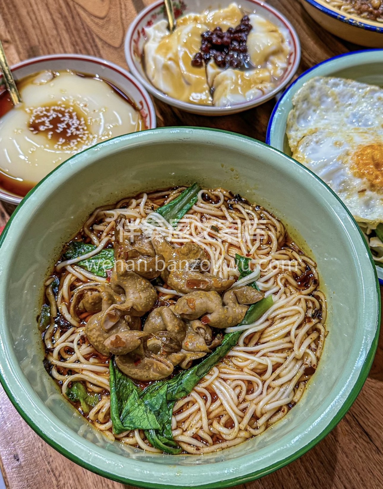 重庆面，麻辣鲜香滋味全，面条劲道口感佳。 配图2