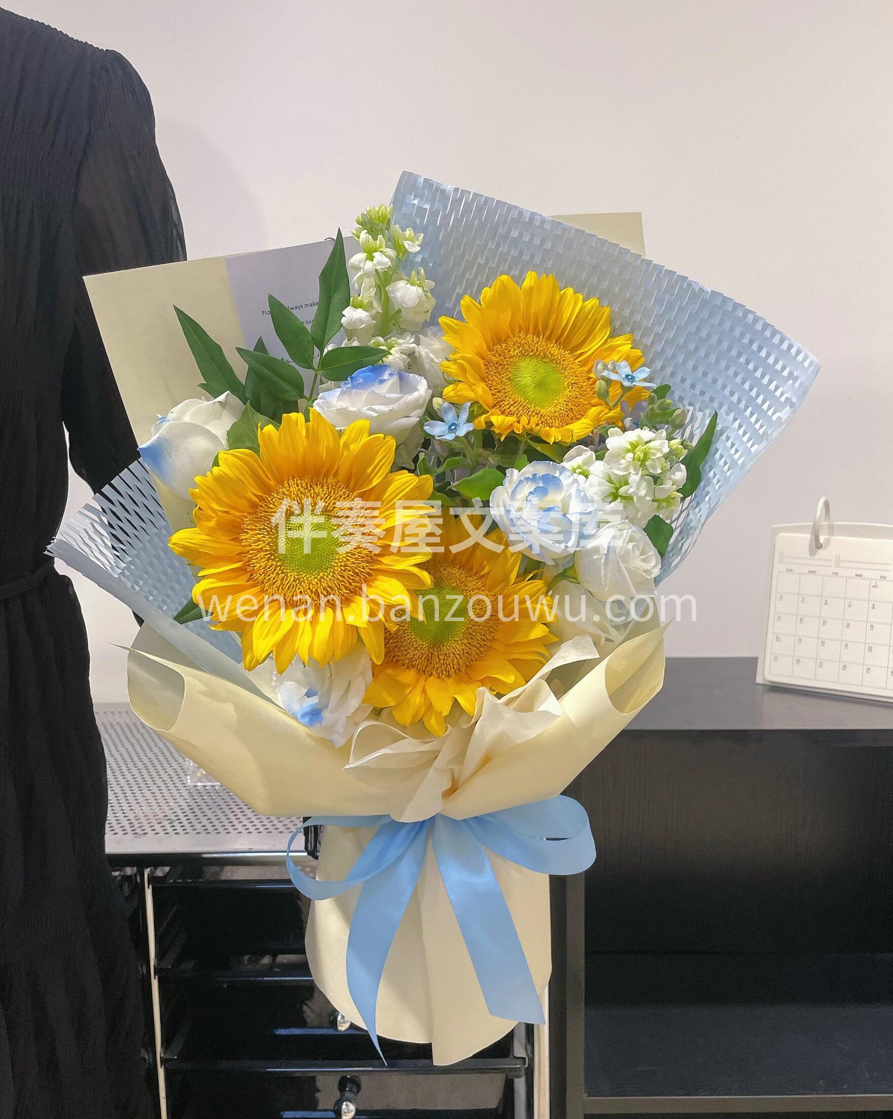 绿心💐向日葵花束 这束花给我一种☀天气晴朗蓝天白云☁的感觉  配图1