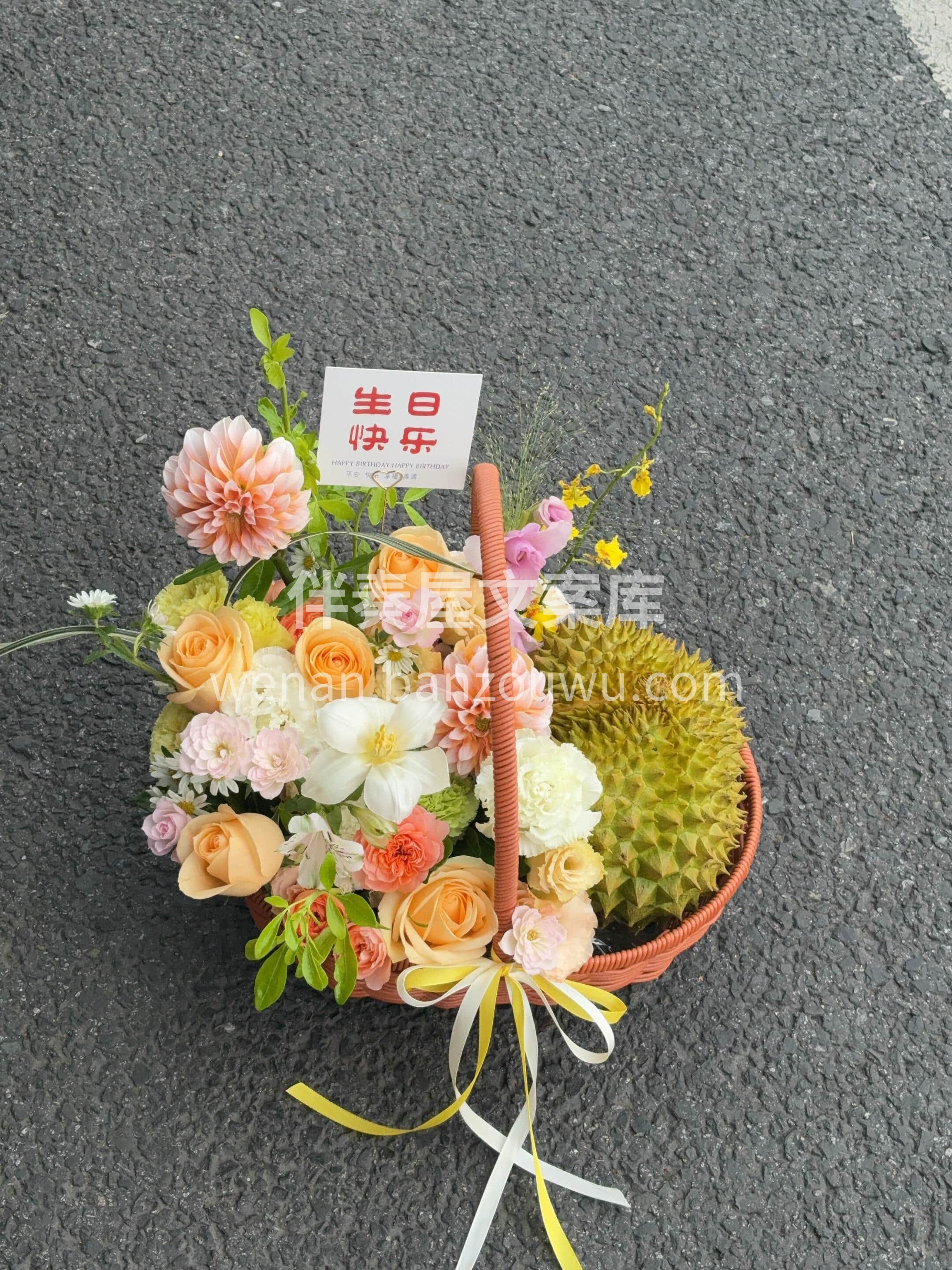 挑一颗软糯爆浆的榴莲🌼装进精致手提篮🍇 解锁花式吃榴莲的浪漫 配图1
