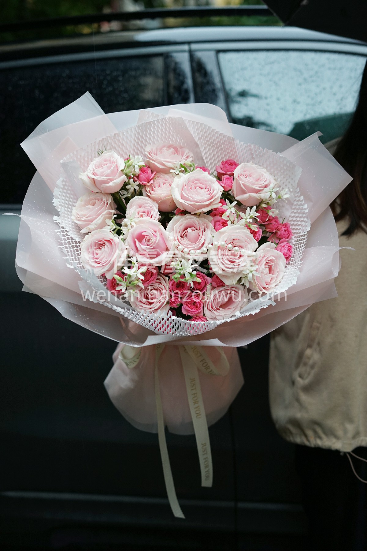 粉雪山混搭花束 小哥哥送给女朋友的纪念日 配图2