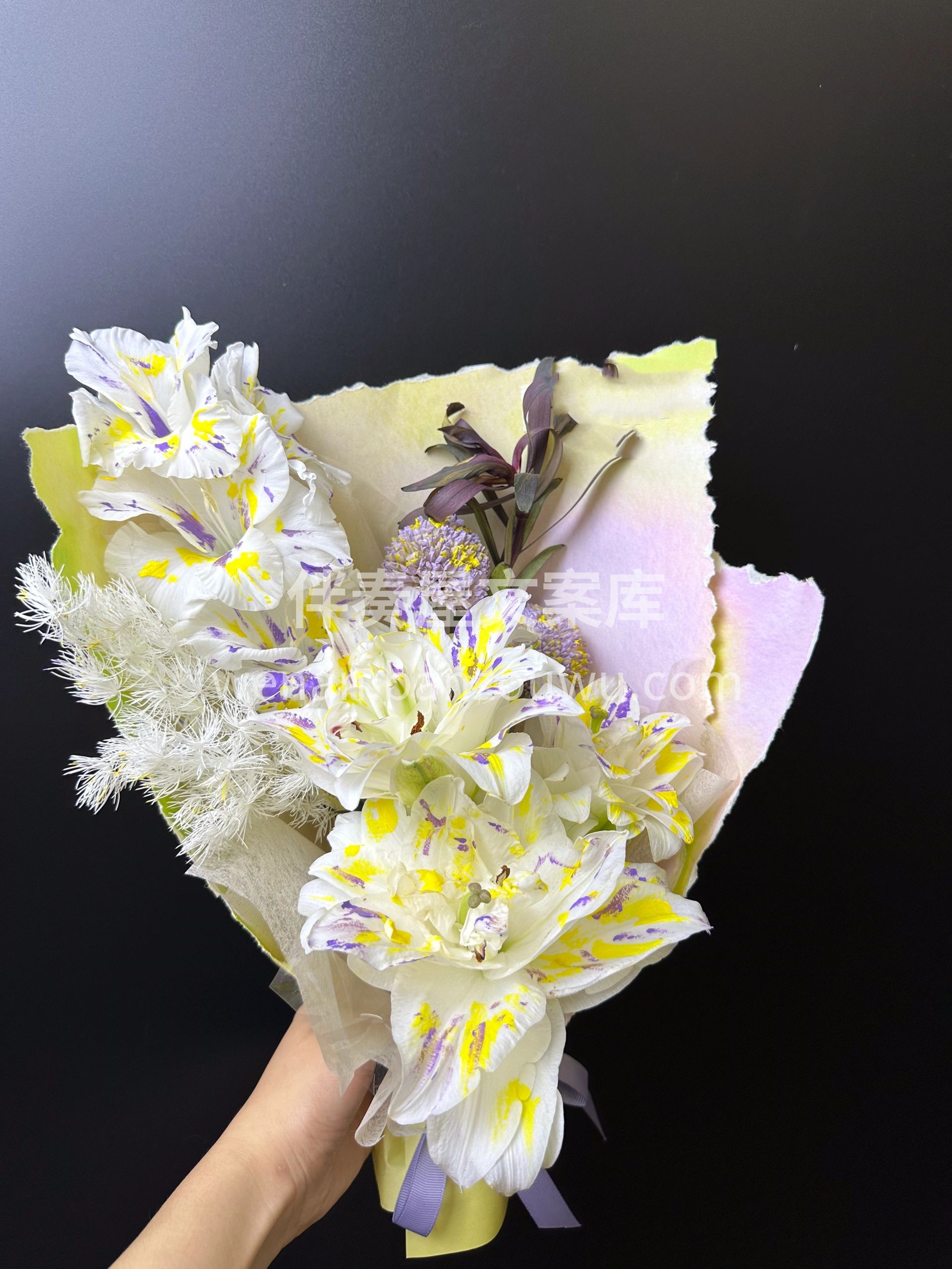 涂鸦花束💐 世界奇奇怪怪 你要可可爱爱😊 配图2