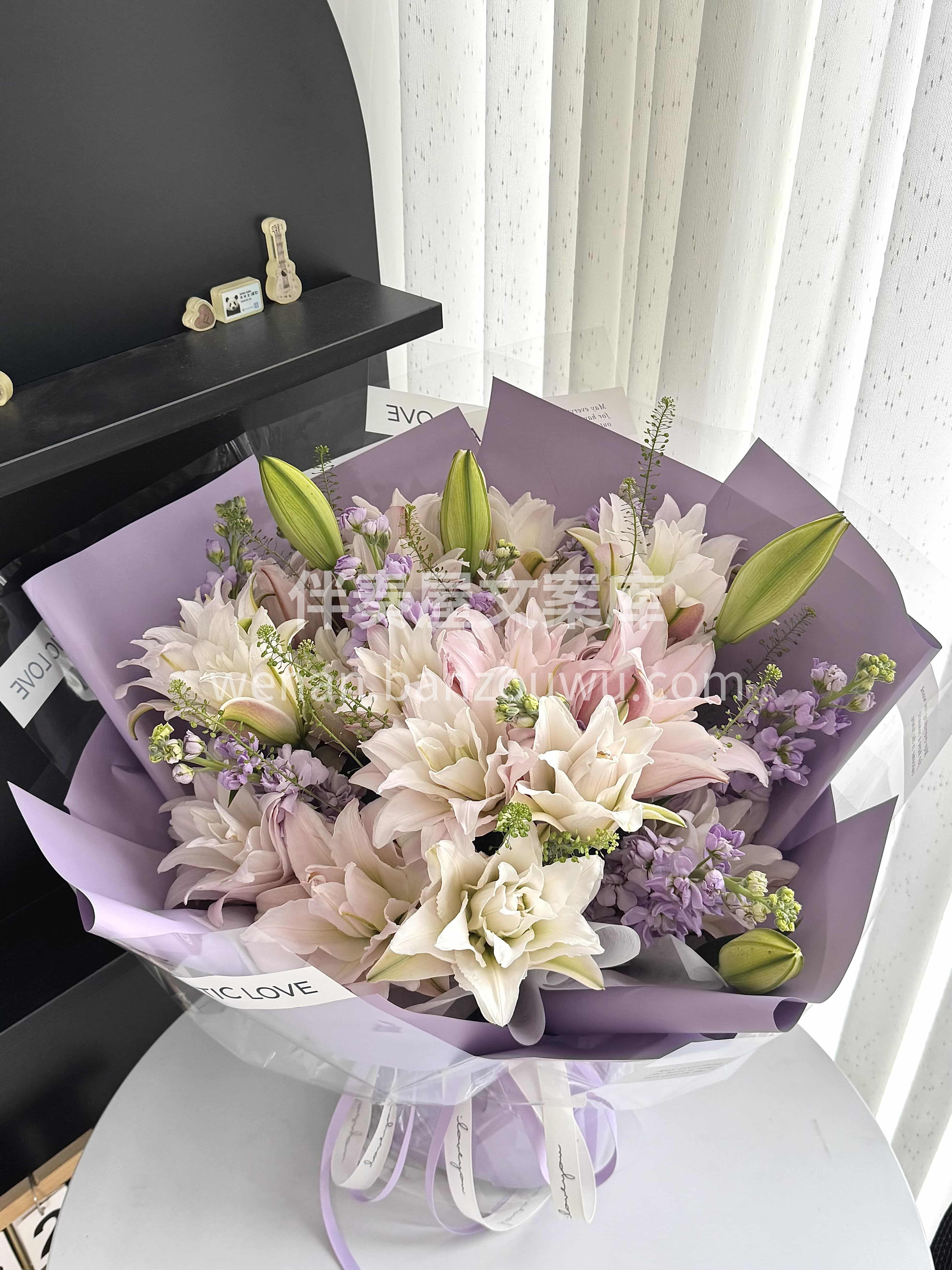 今天的花是百合味的🌷 白白净净的花瓣🌸 凑近闻全是清清爽爽的 配图2