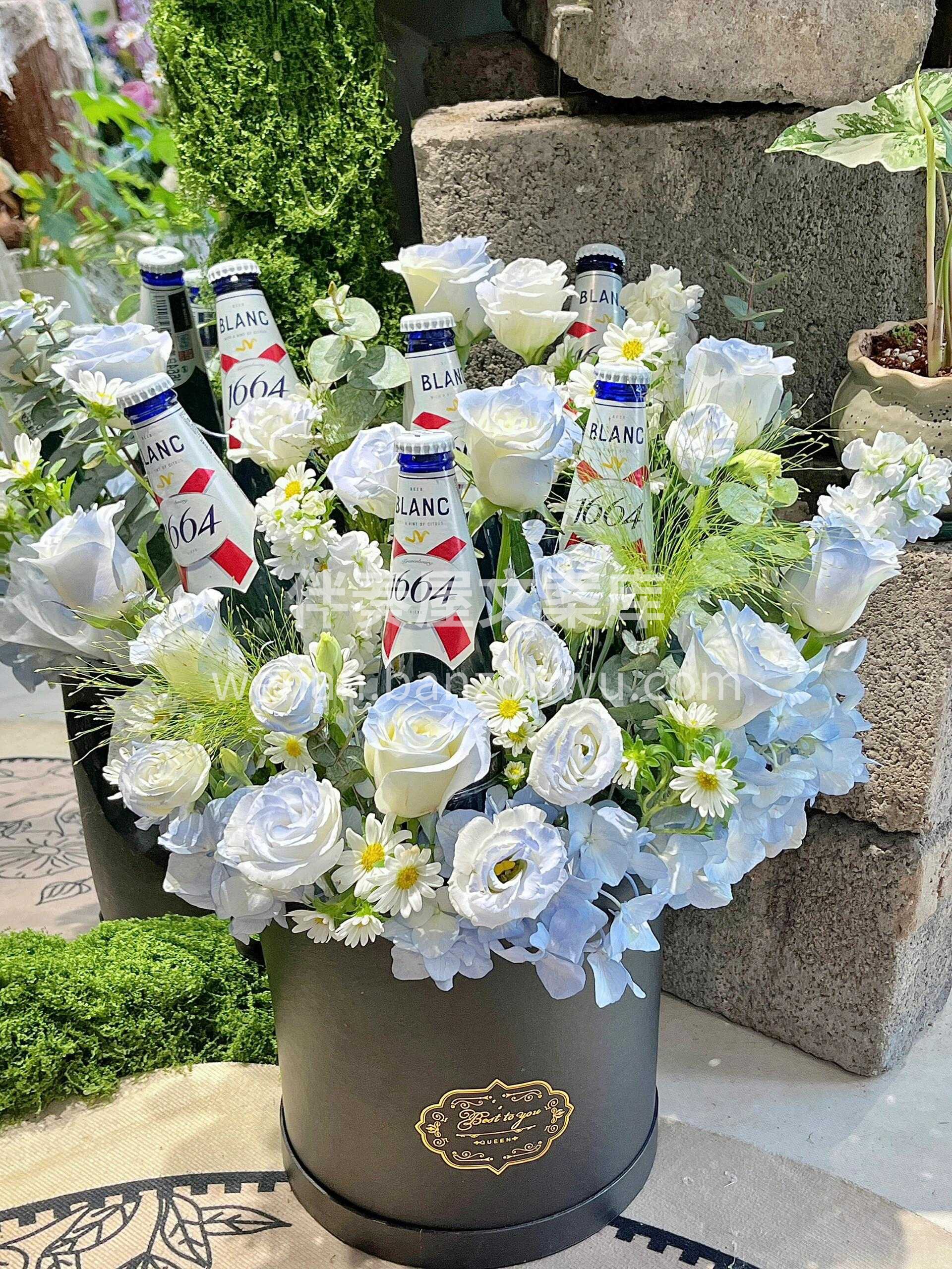 碎冰蓝啤酒抱抱桶💙 生活需要偶尔的放空✨ 把冰爽与浪漫都抱在 配图2