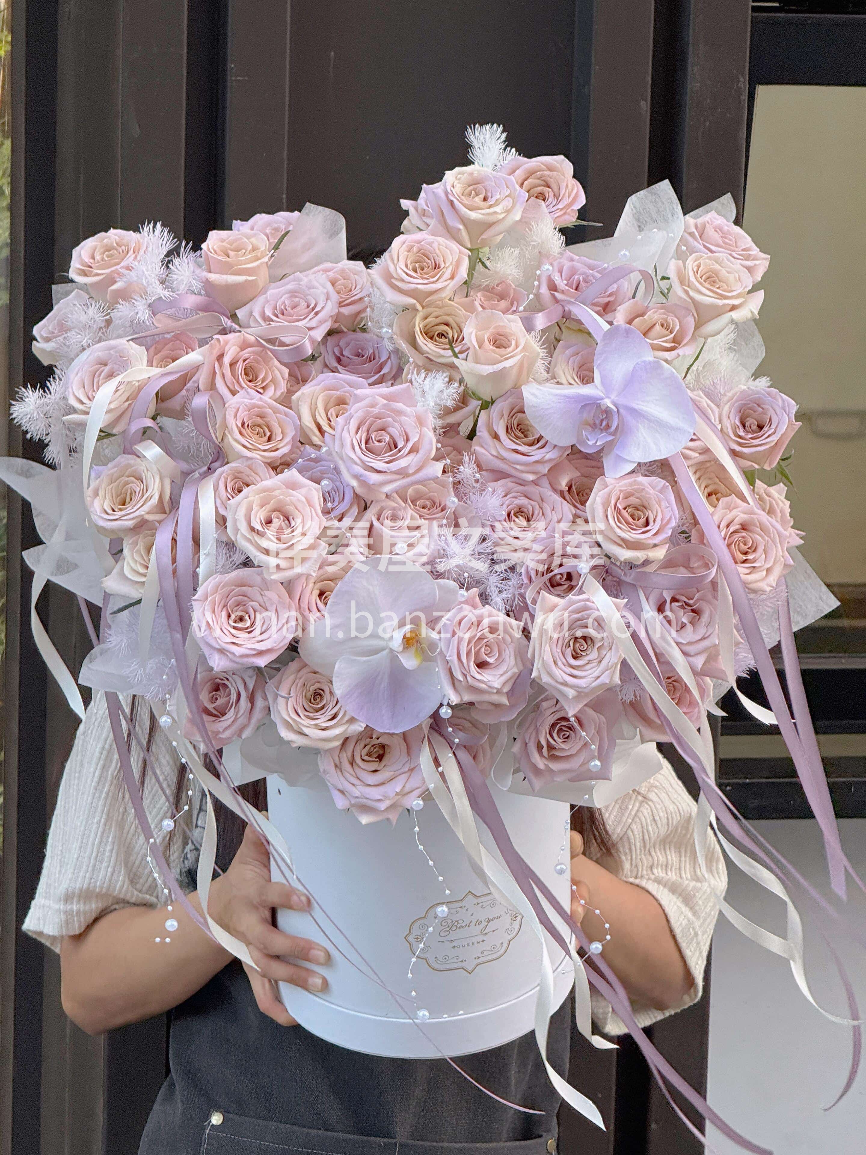 高级曼塔玫瑰抱抱桶🎀 独特的灰调粉紫💜 自带柔光滤镜 越看越 配图2