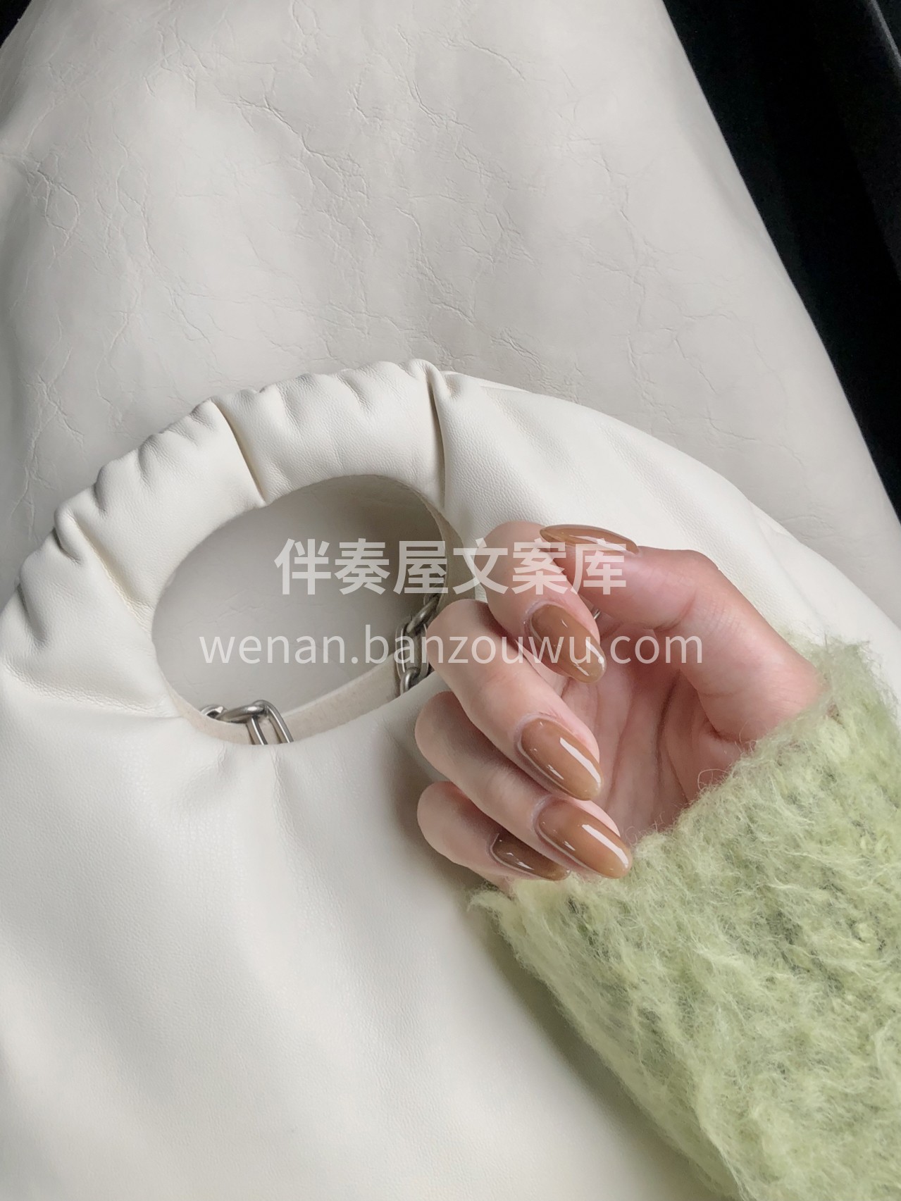 高级焦糖色美甲 温柔又显白 配图2