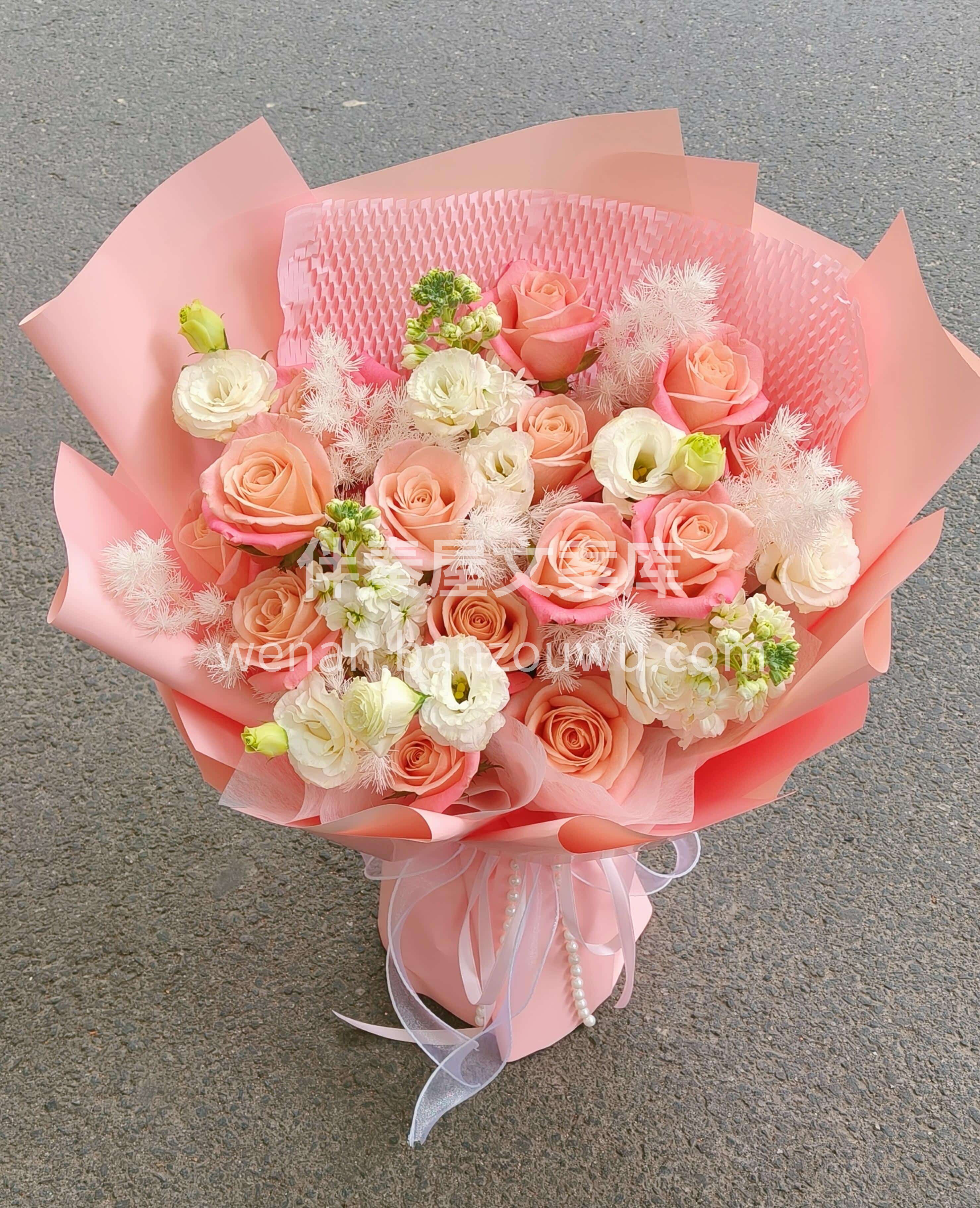 朱小姐玫瑰混搭的浪漫私藏🌷 把温柔与热烈揉进一束花里🌸 配图1